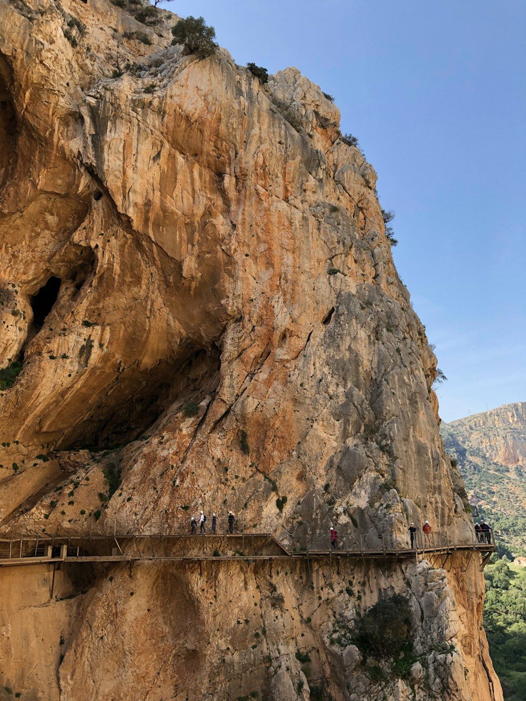 Roques de García Loop - The Easiest Walk Among Teide's Rock Towers