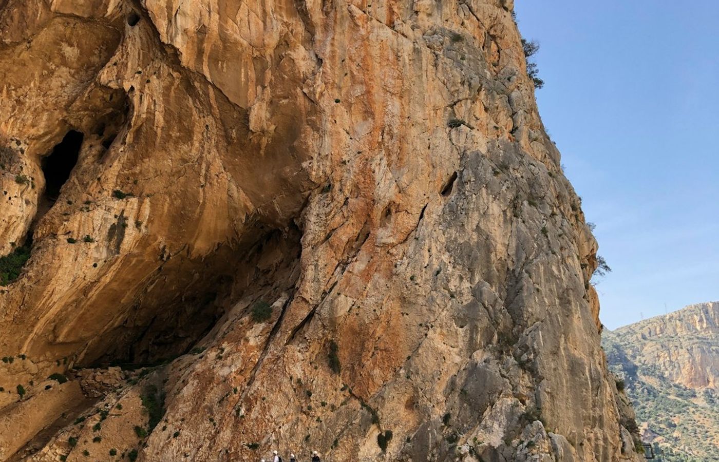 Roques de García Loop - The Easiest Walk Among Teide's Rock Towers