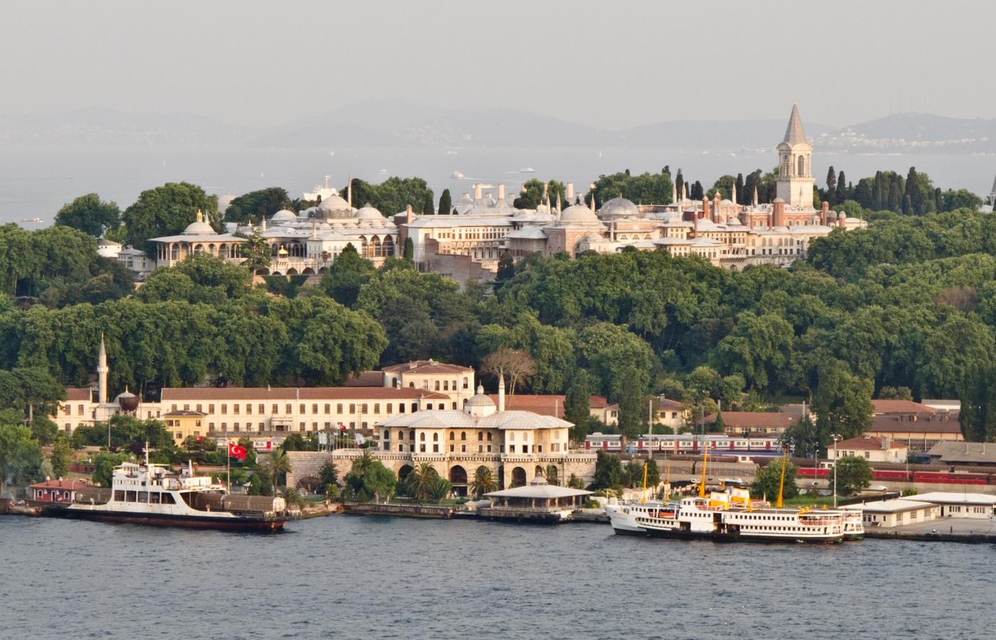 Topkapi Palace - Four Courtyards and a Two-Sea View