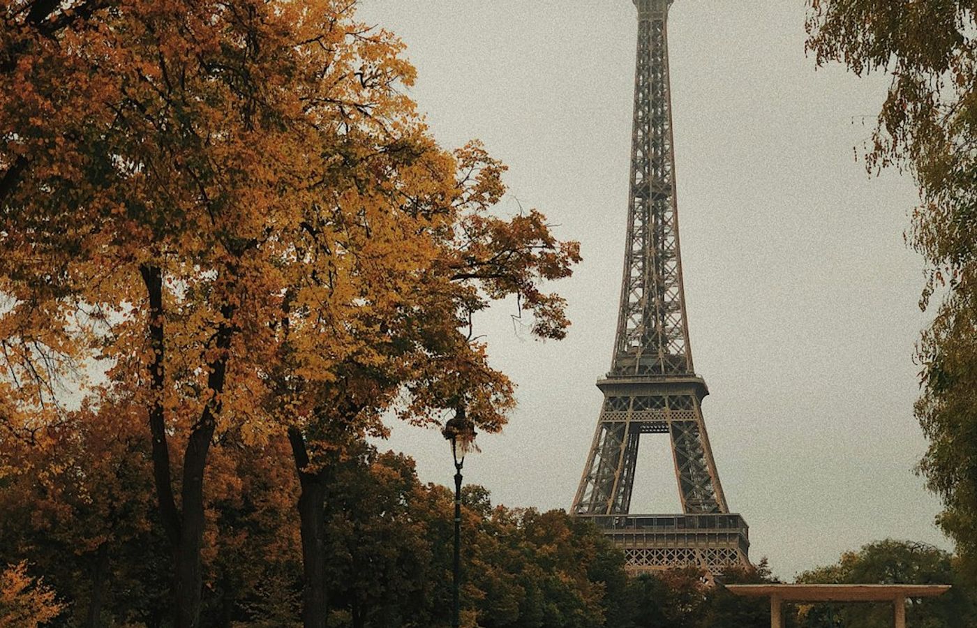 Eiffel Tower - The Queues Disappear in October