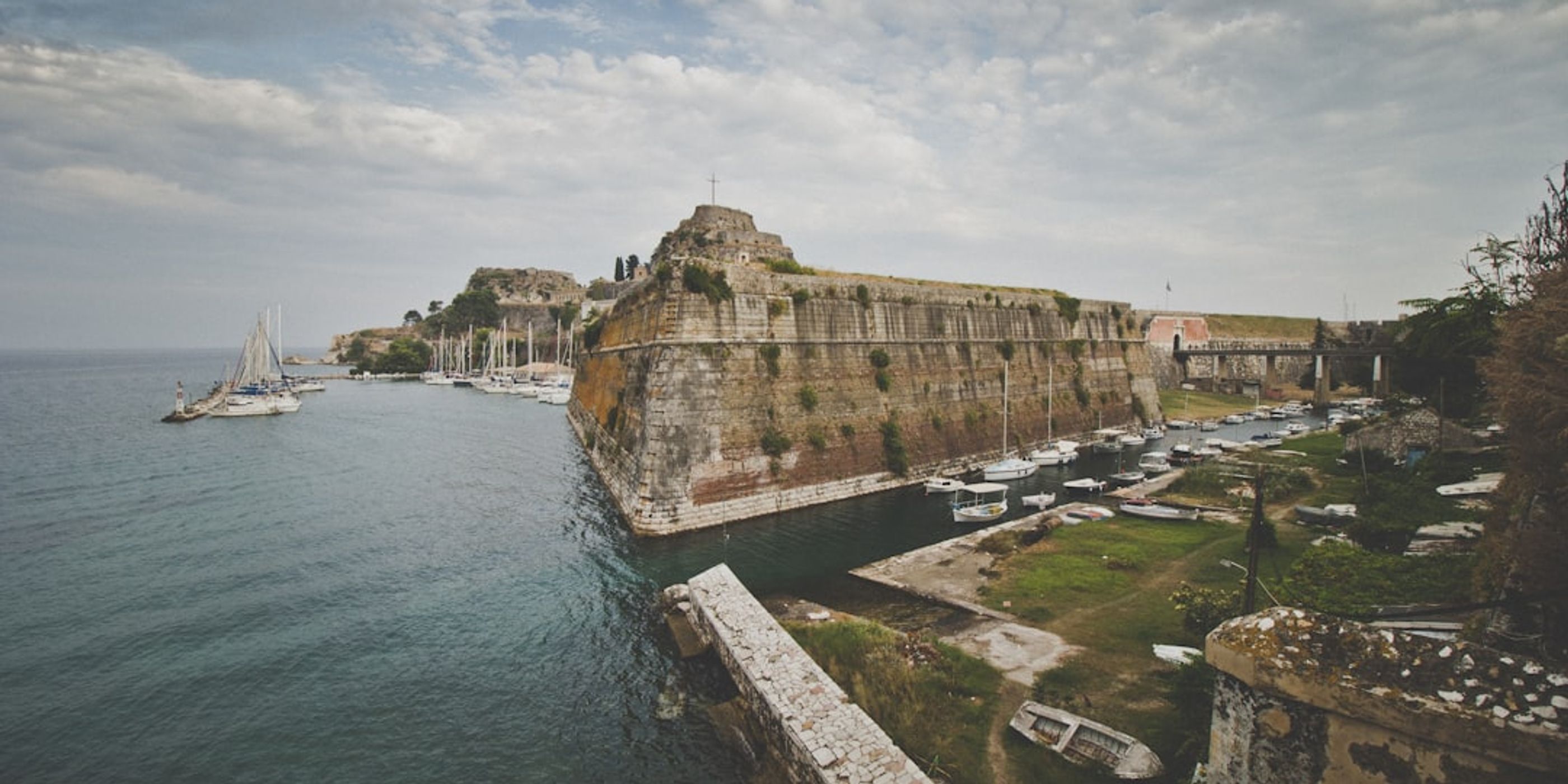 Hotels near Old Fortress of Corfu (Palaio Frourio)