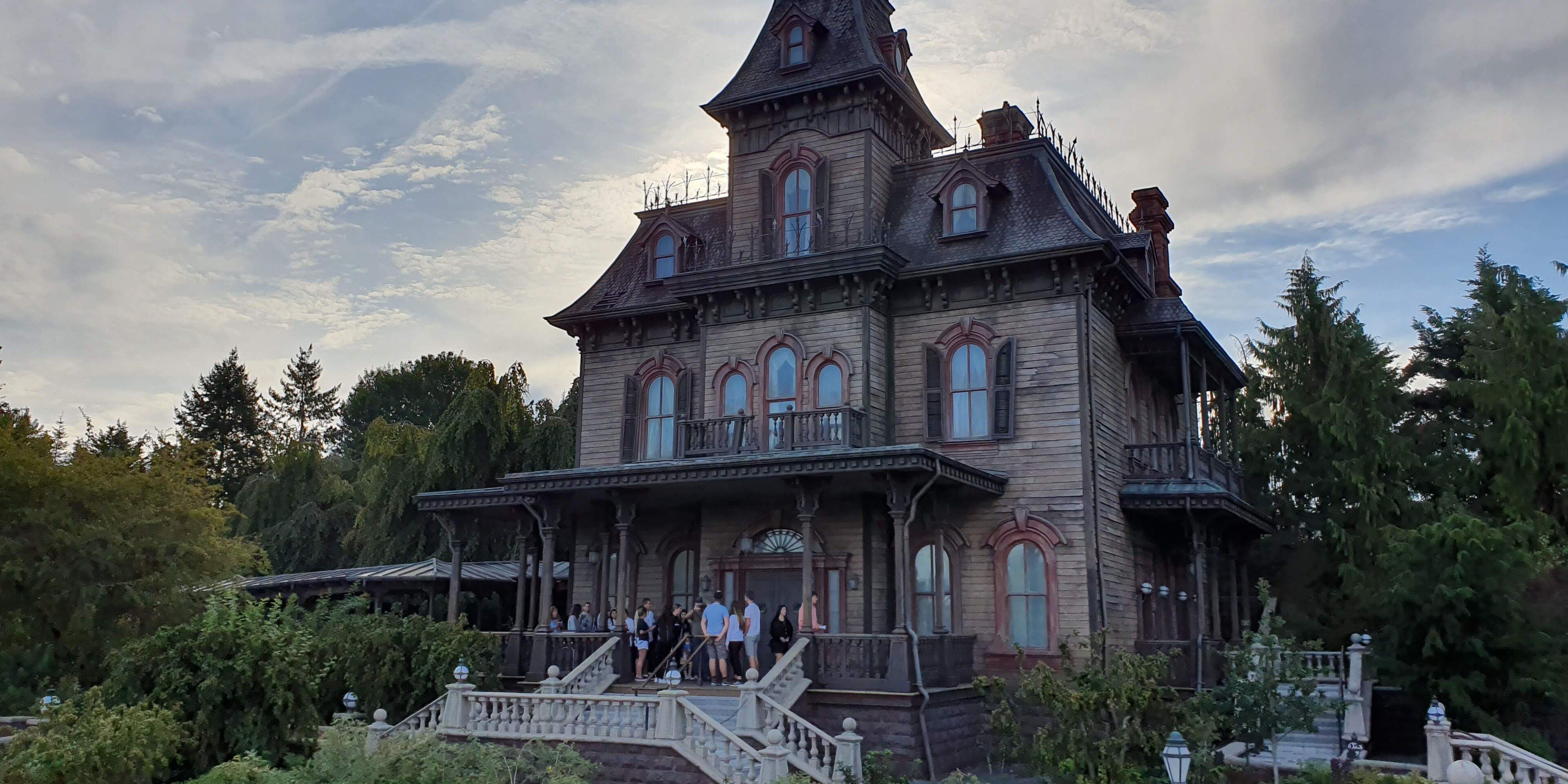 Halloween in Paris 2026: Top Events & Spooky Attractions