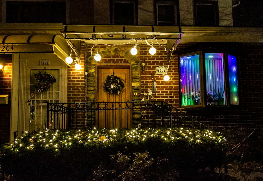 Dyker Heights Christmas Lights - Brooklyn's Festive Neighbourhood