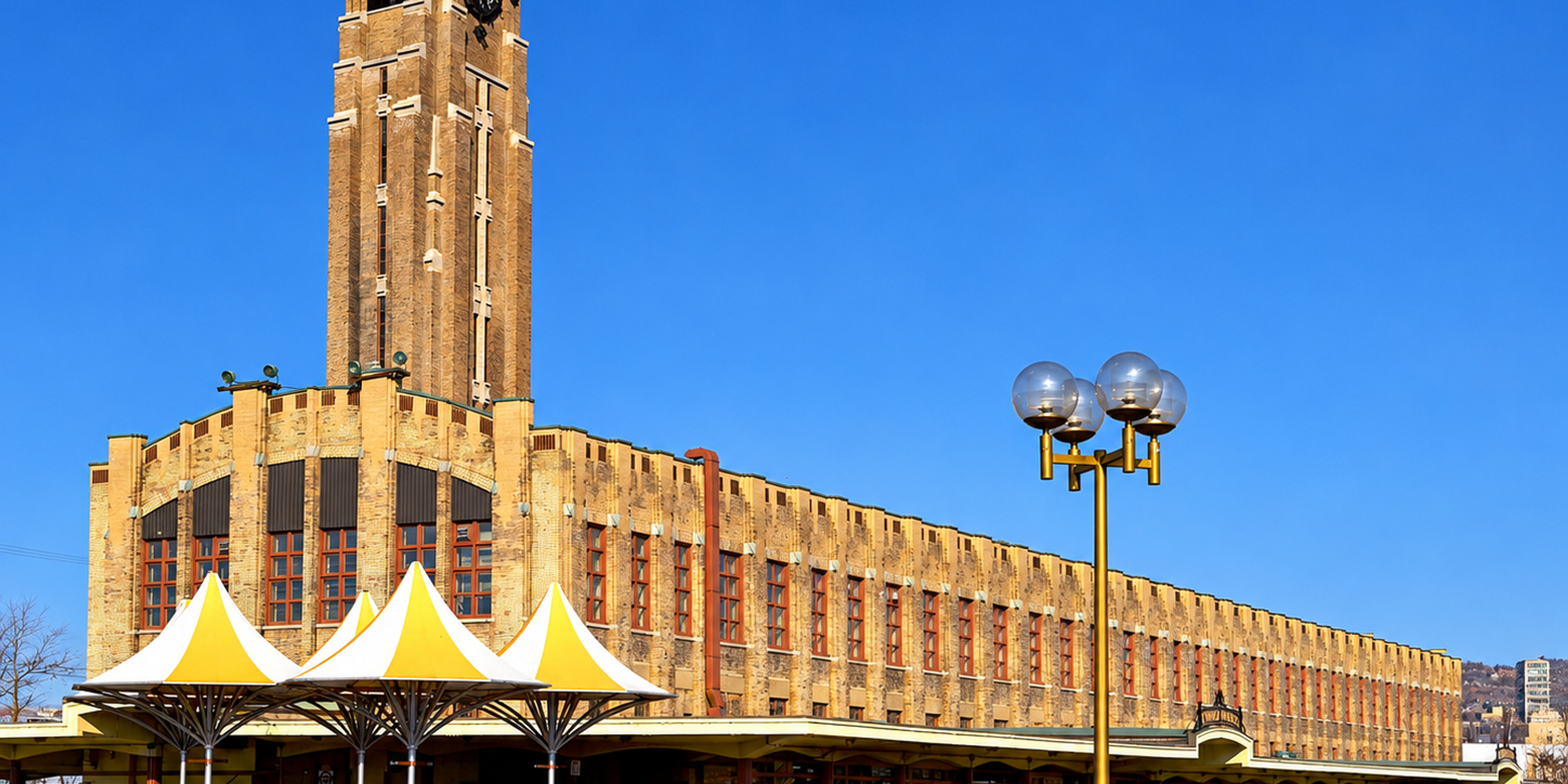Hotels near Atwater Market