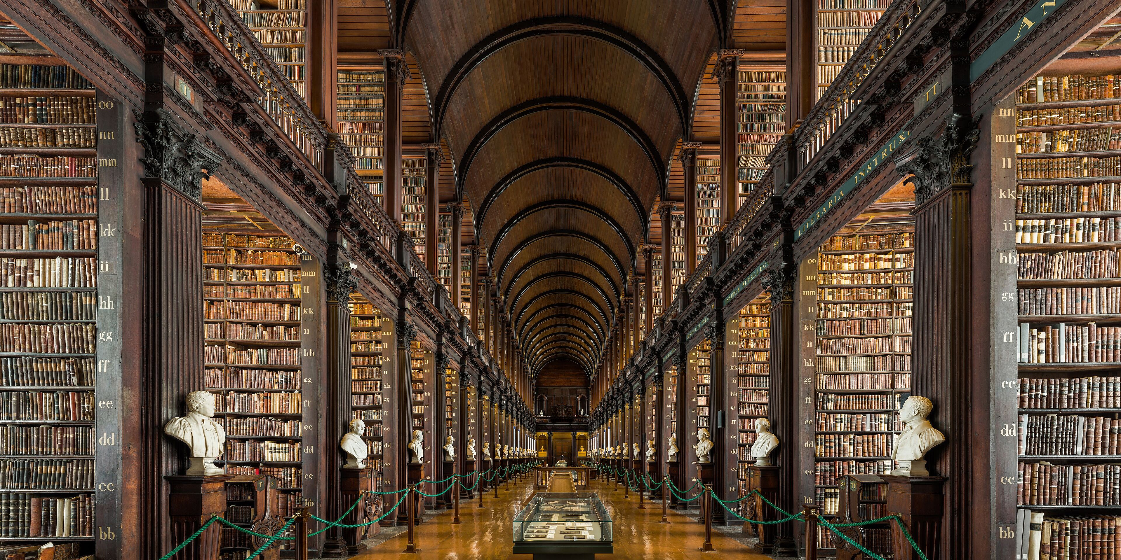 Hotels near Trinity College and the Book of Kells