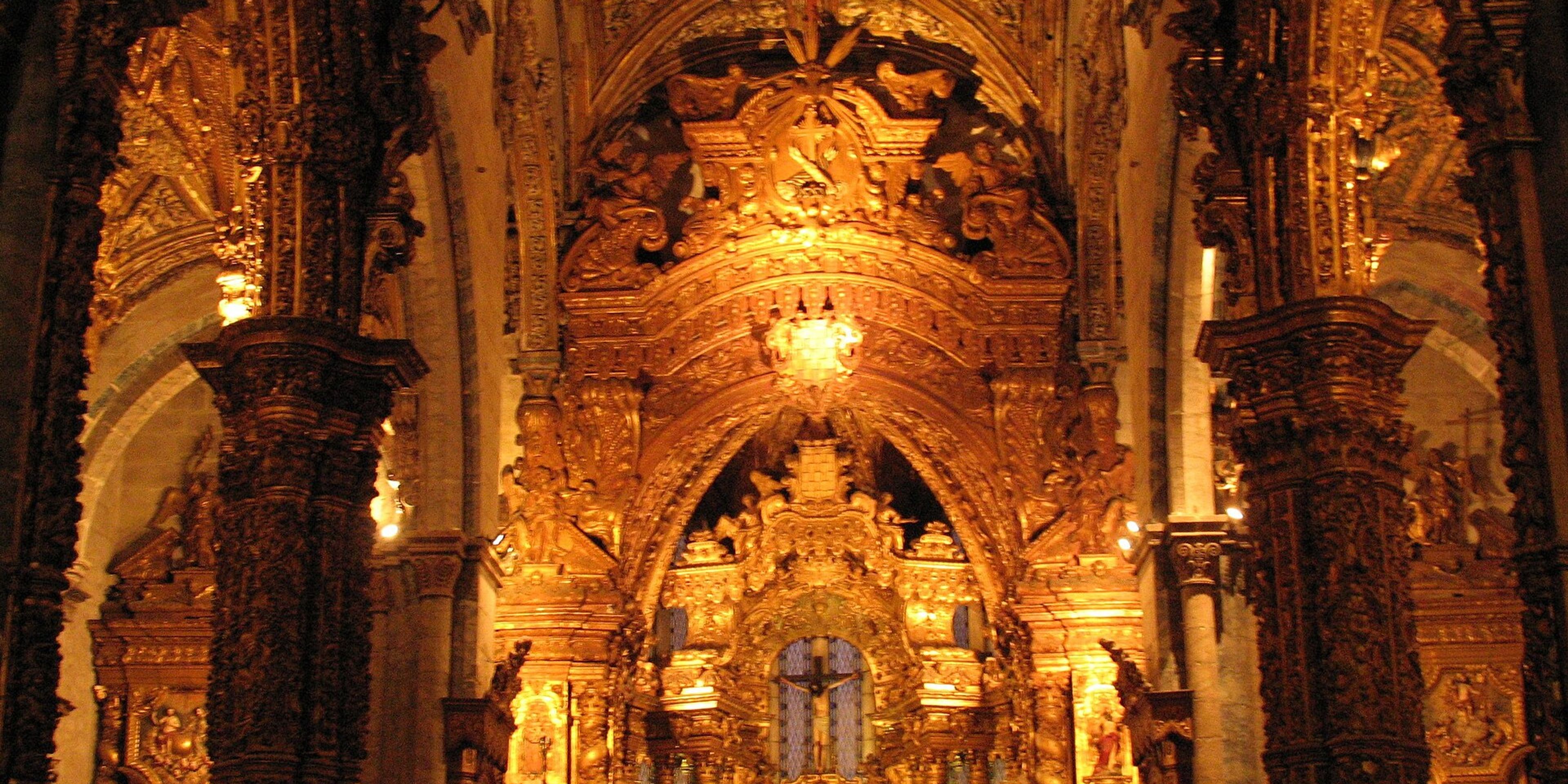 Hotels near Church of São Francisco