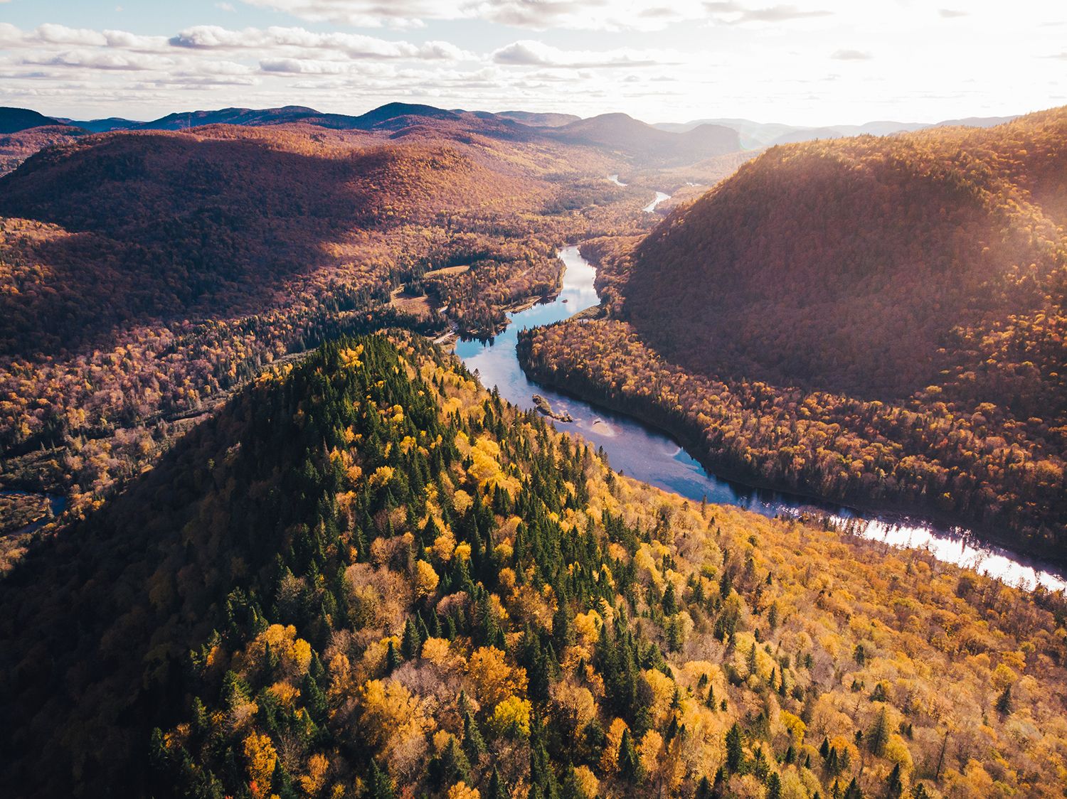 Route 175 to Parc national de la Jacques-Cartier - A Glacial Valley 30 Minutes Out