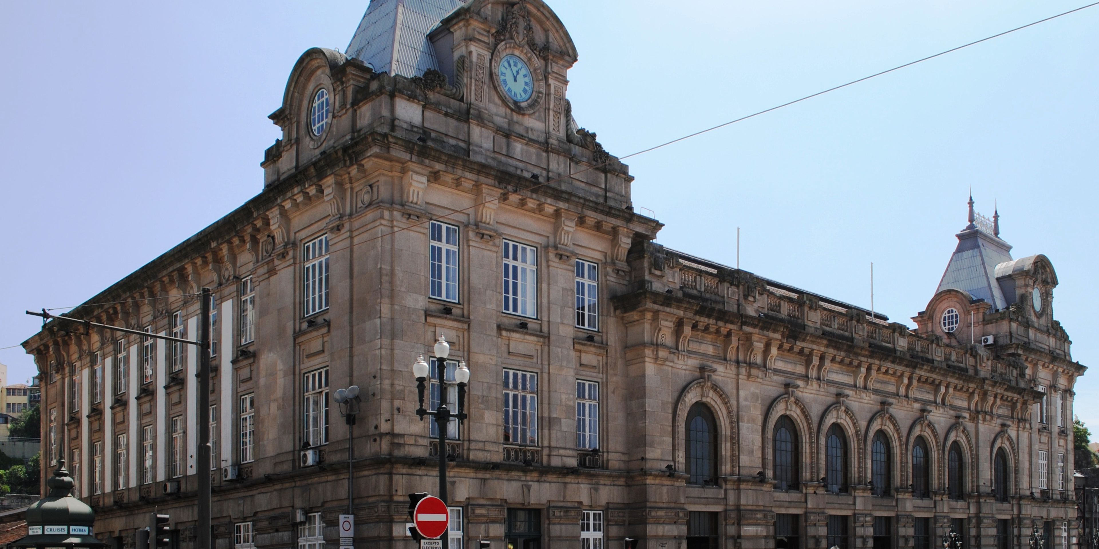 Hotels near São Bento Railway Station