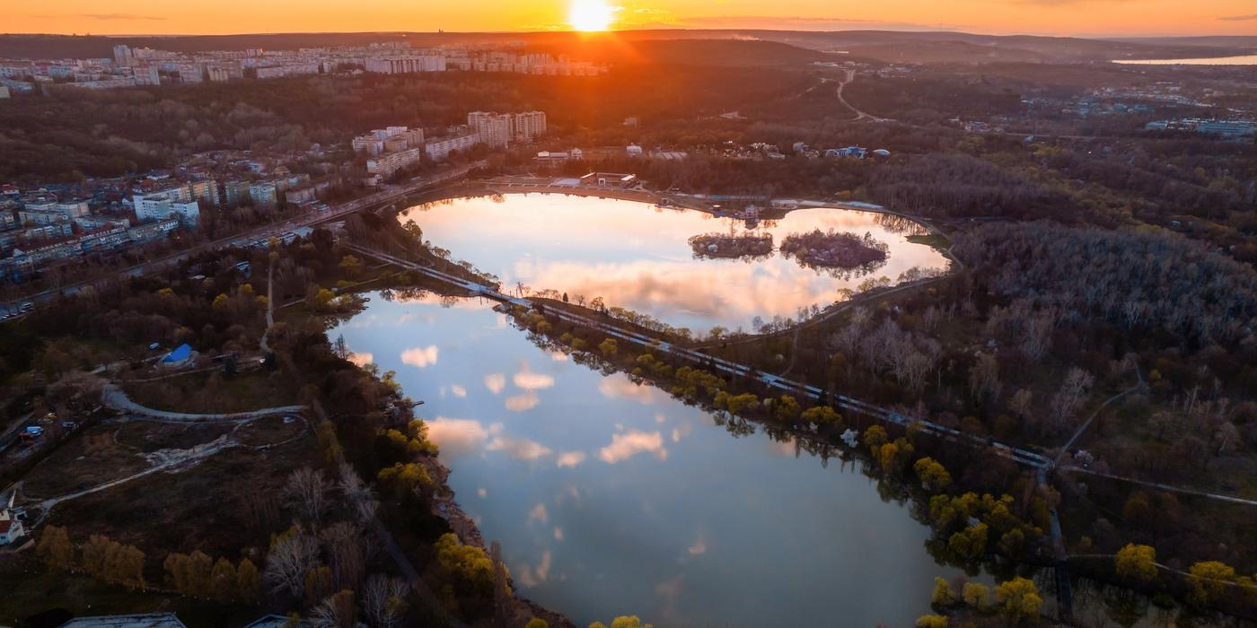 Hotels near Confluence of the Nemunas and Neris Rivers
