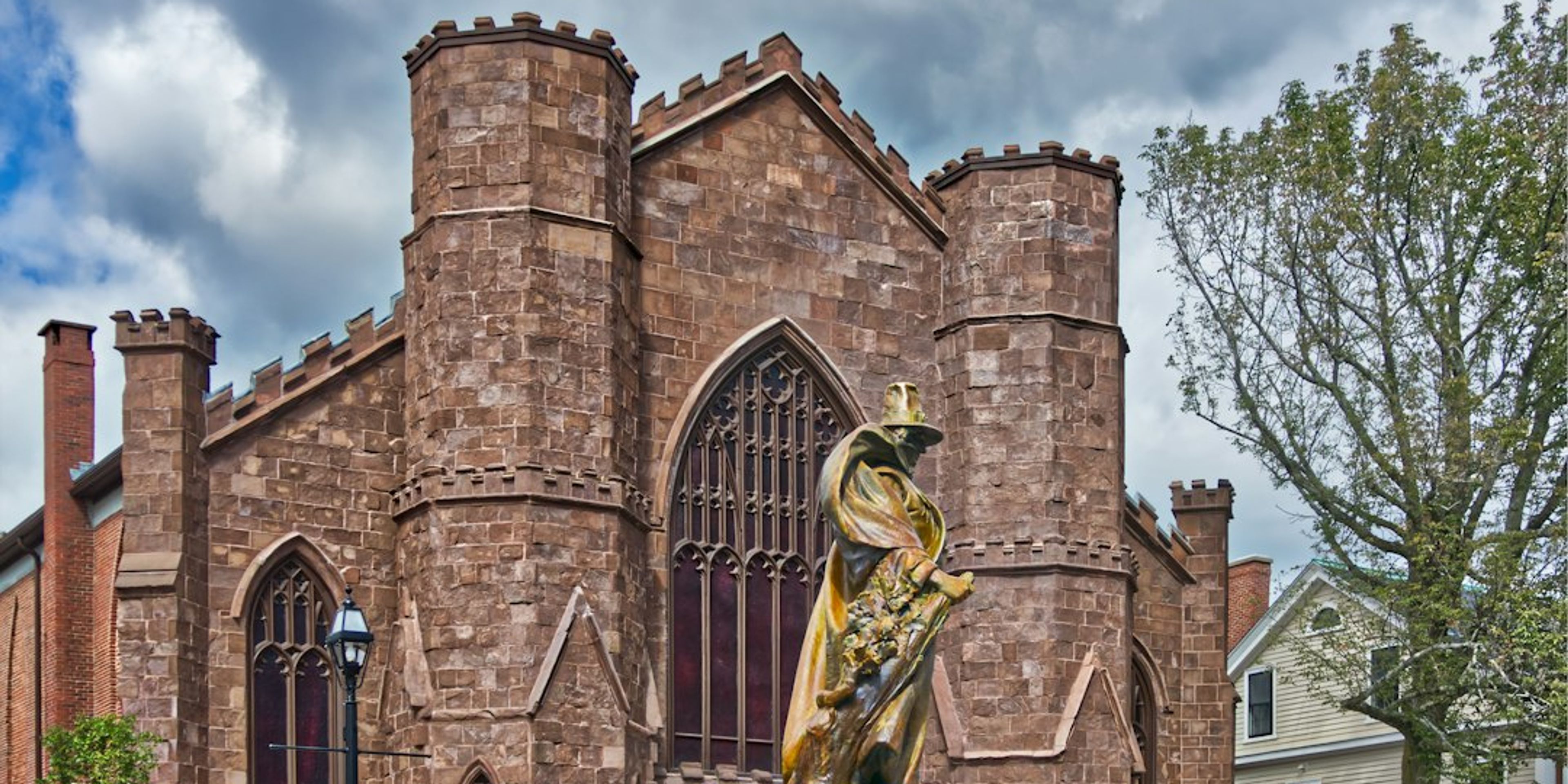 Salem travel guides