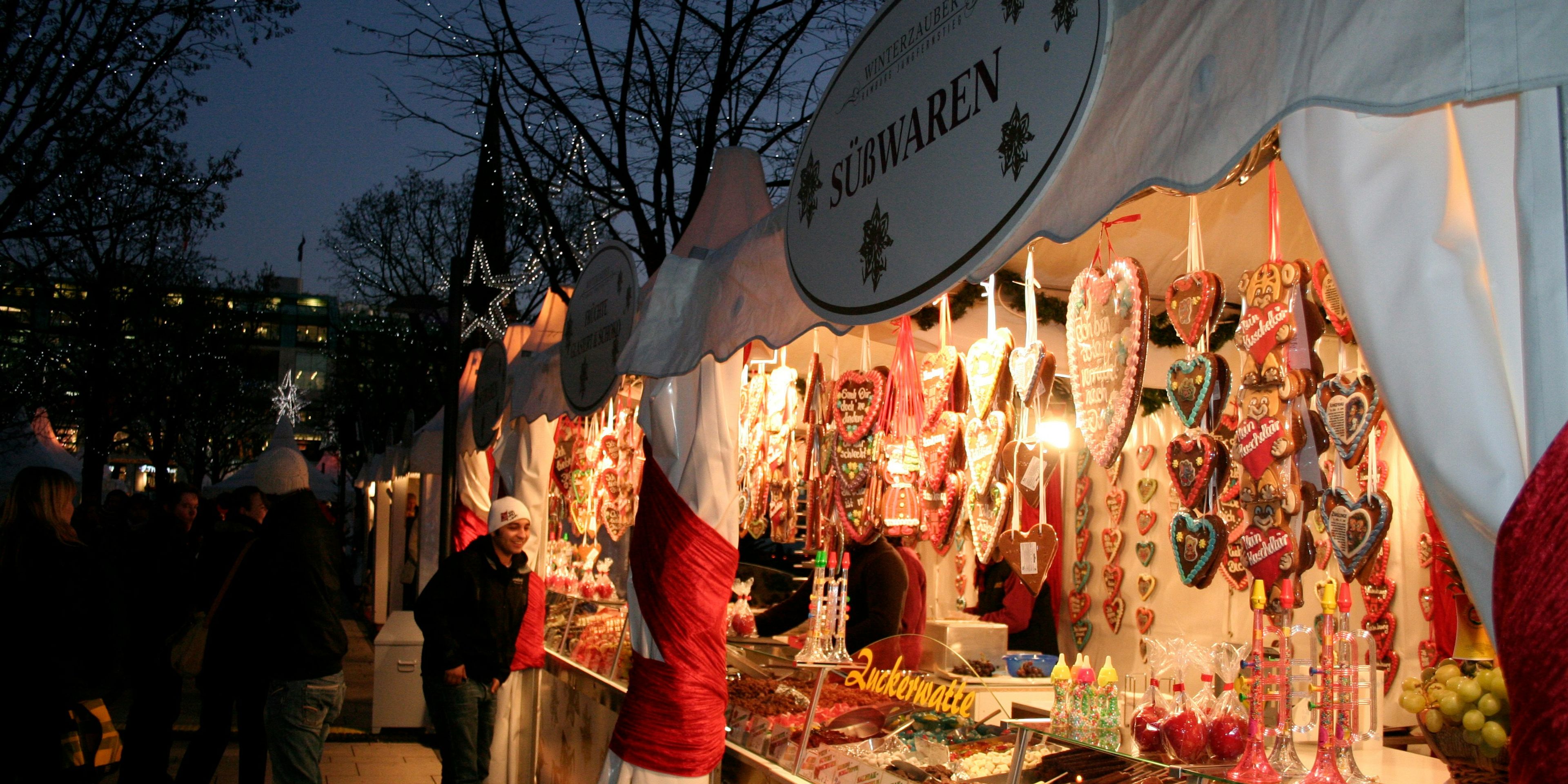 Hotels near Jungfernstieg and the Alster Christmas Tree