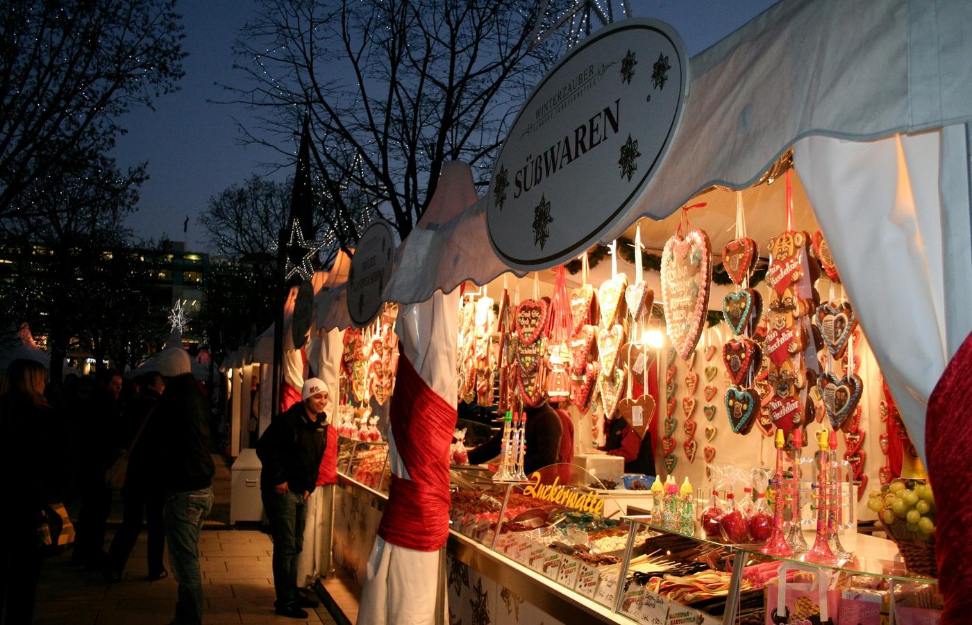 Jungfernstieg and the Alster Christmas Tree - White Tents by the Water