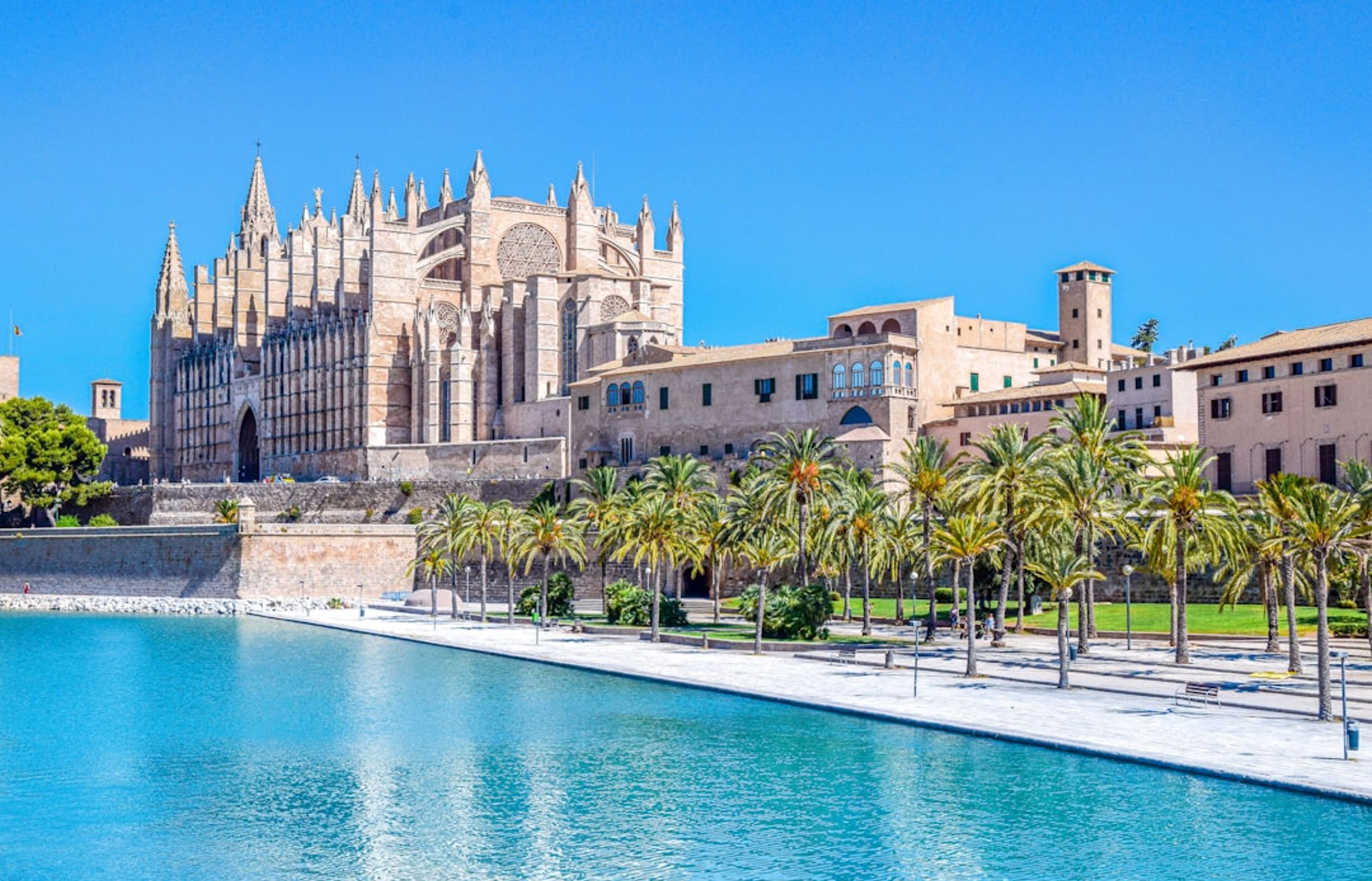 Cathedral of Palma (La Seu) - The Most Iconic Landmark in Mallorca