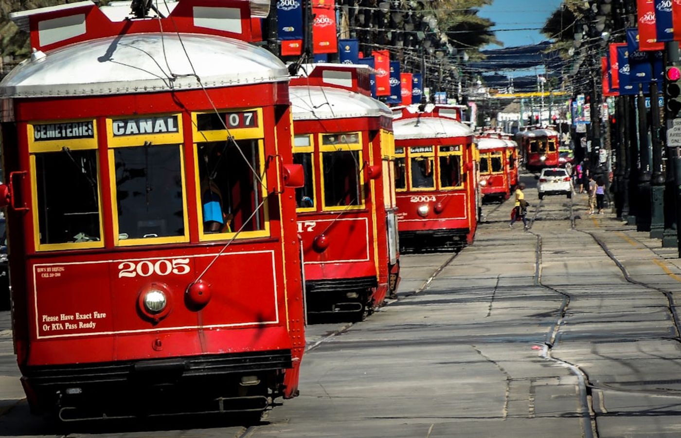 The St Charles Avenue Streetcar - The Oldest Street Railway in the World