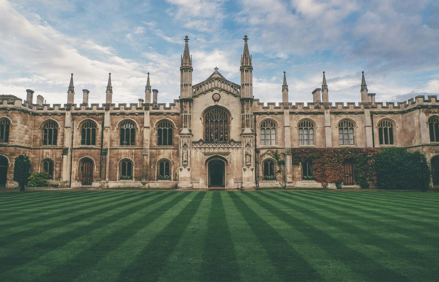 Harvard University and Cambridge - Ivy League History Across the River