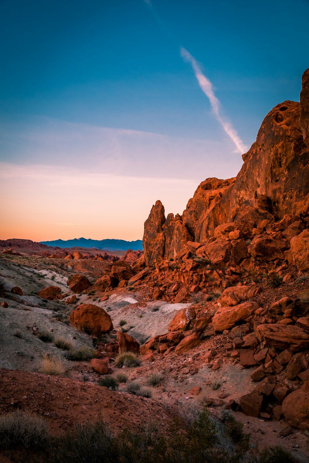 Valley of Fire State Park - The Furthest You Can Get From the Grid in an Hour