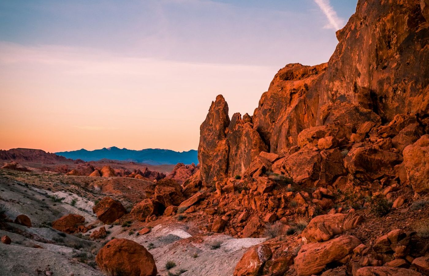Valley of Fire State Park - The Furthest You Can Get From the Grid in an Hour