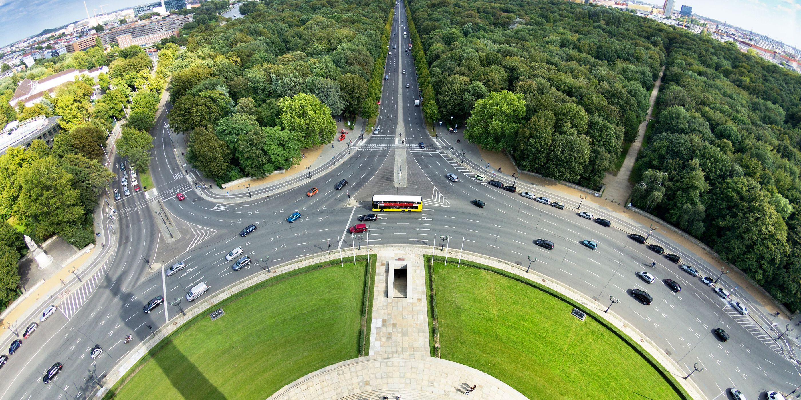 Hotels near Tiergarten and Victory Column
