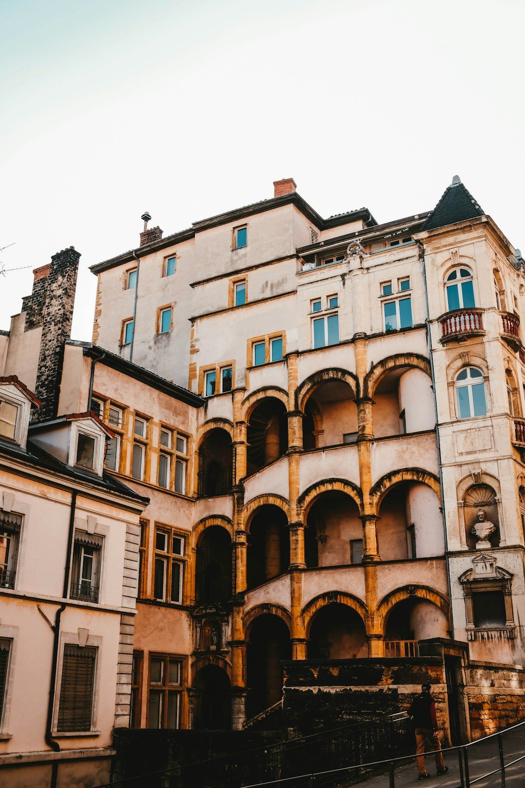 Le Mur des Canuts and Fresque des Lyonnais