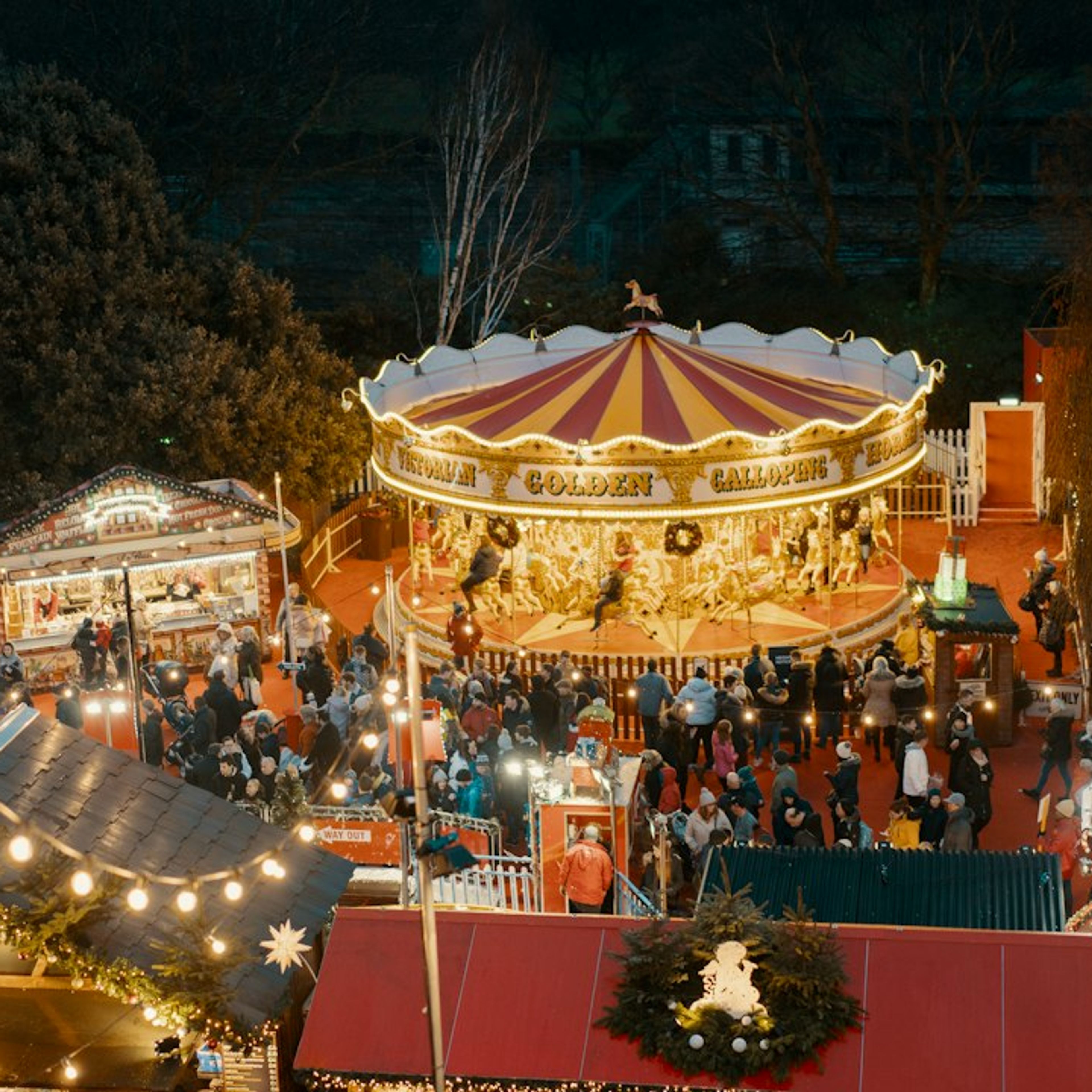 Edinburgh Christmas Market 2026: Dates, Attractions & Travel Tips