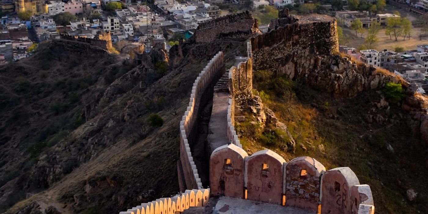 Hotels near Nahargarh Fort
