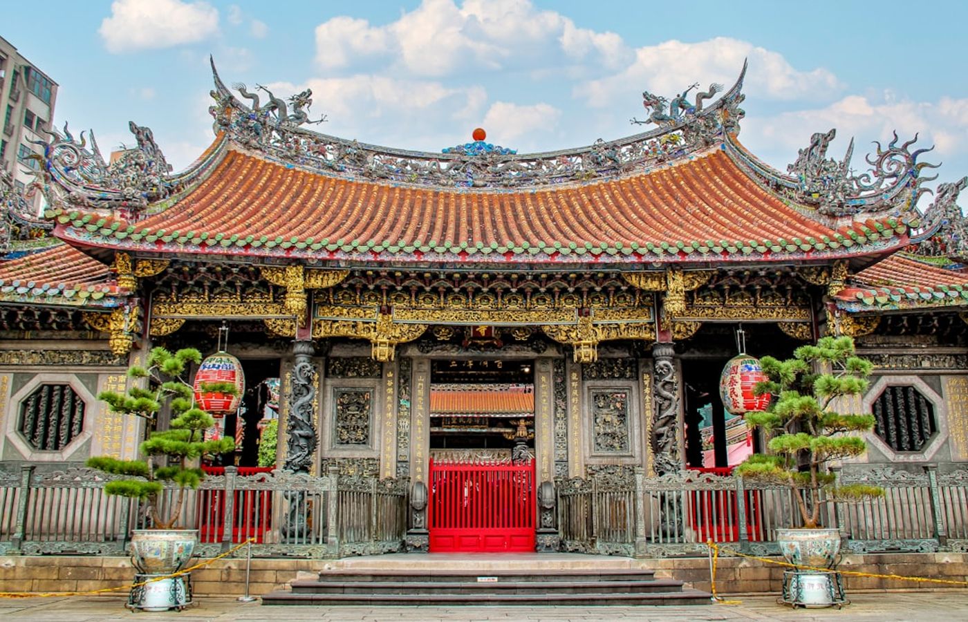 Longshan Temple - A Working Temple From 1738