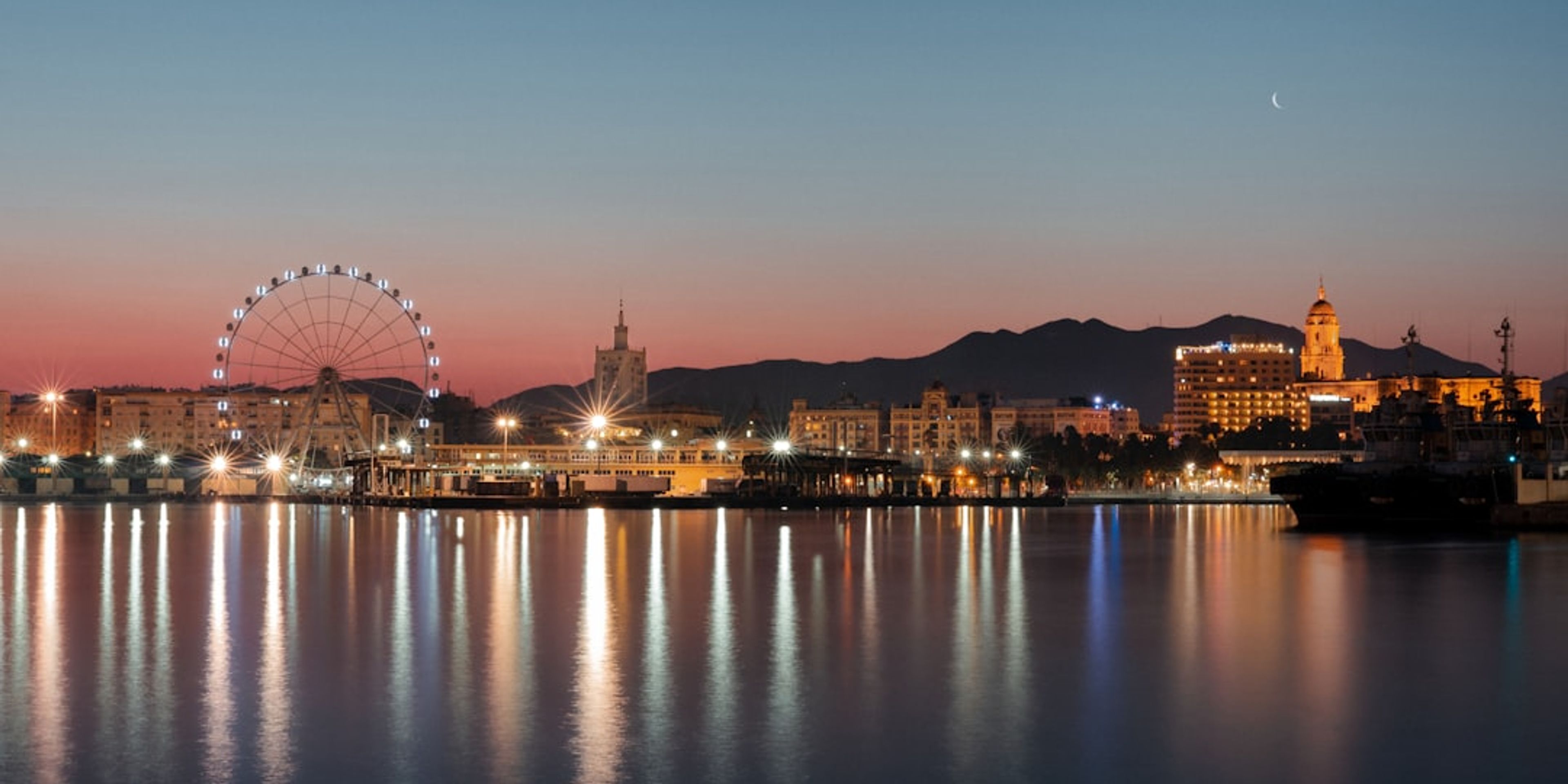 Hotels near Muelle Uno