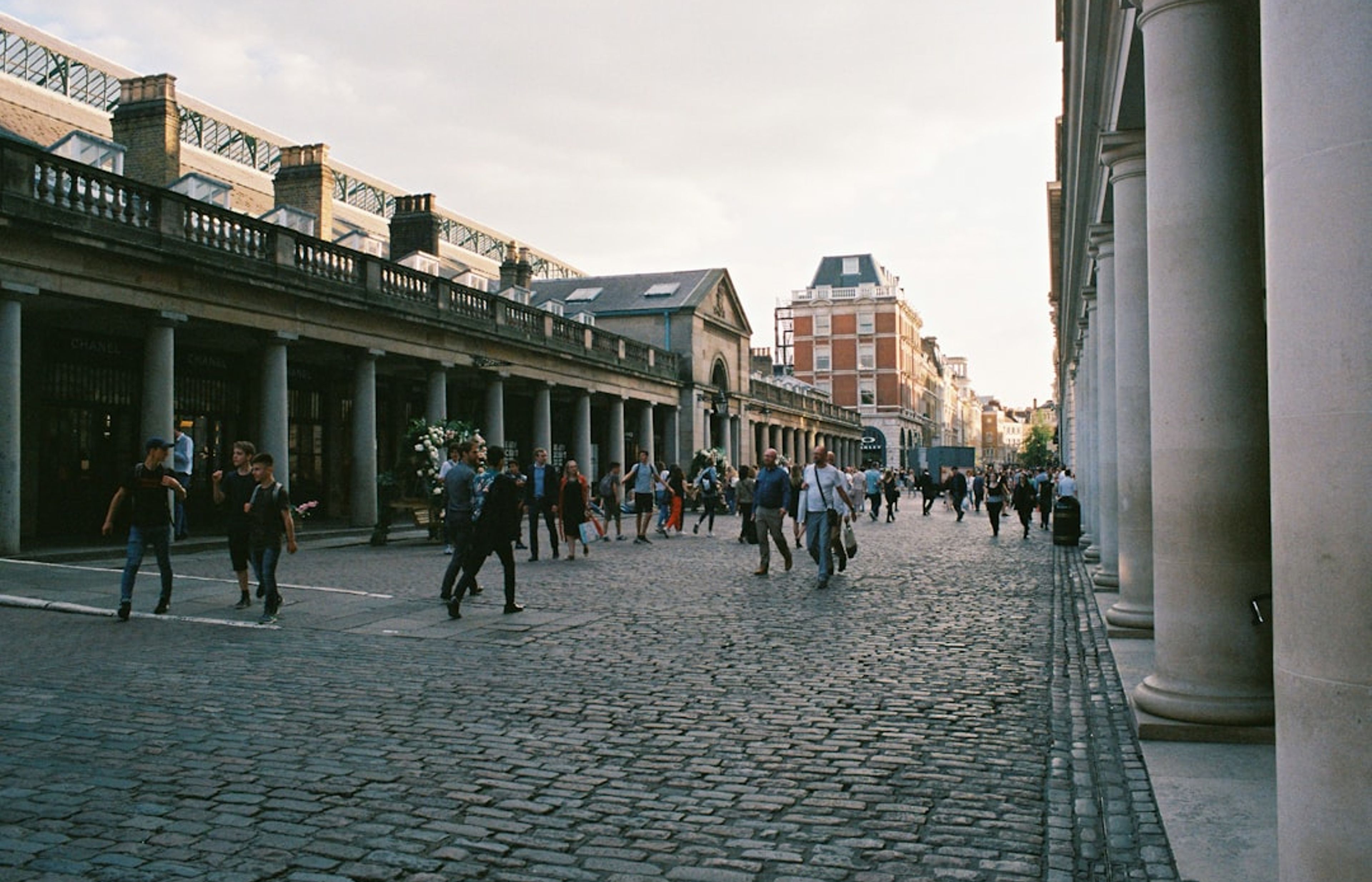 Covent Garden - Street Performers, Shopping and Theatre