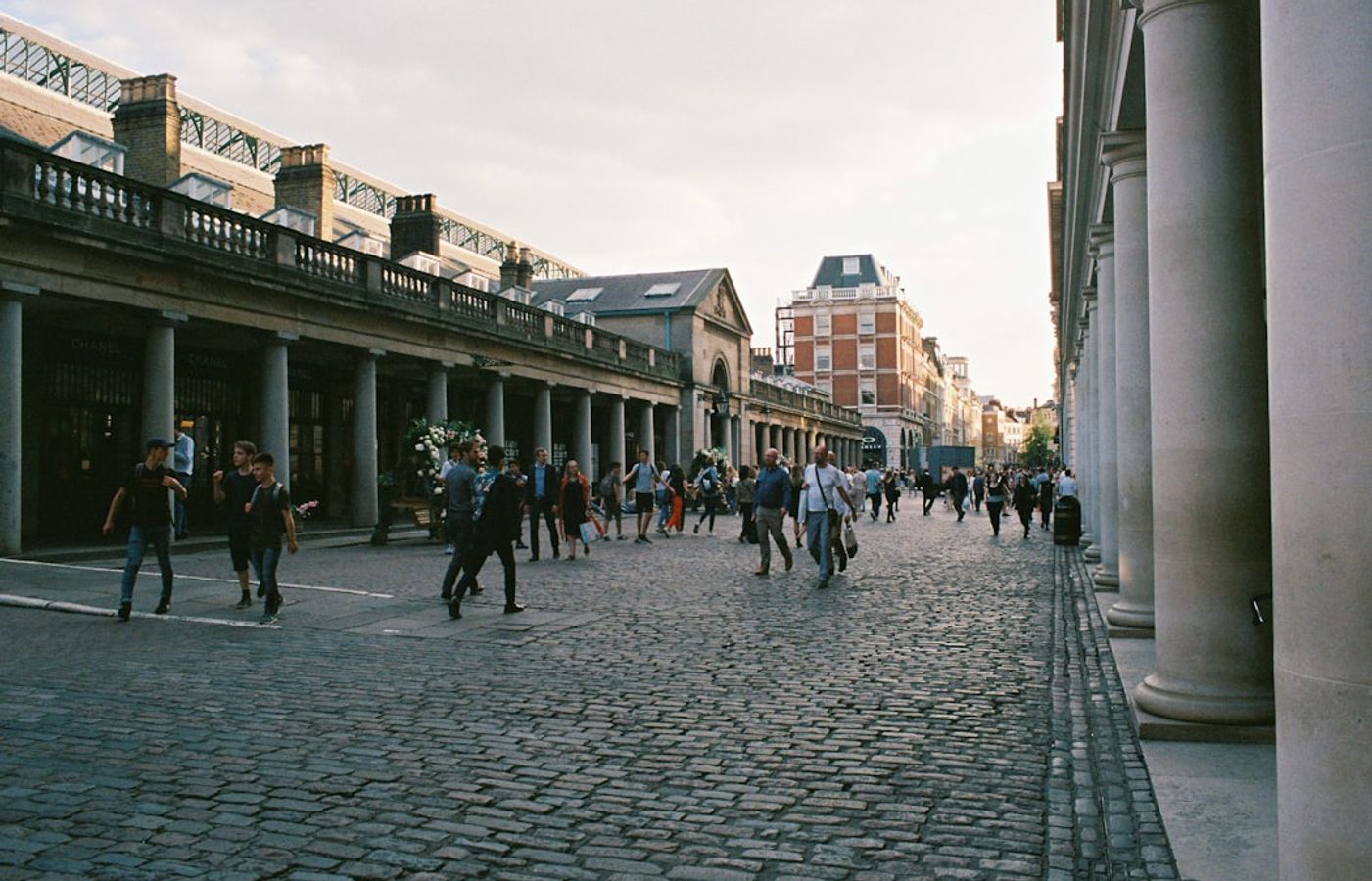 Covent Garden - Street Performers, Shopping and Theatre