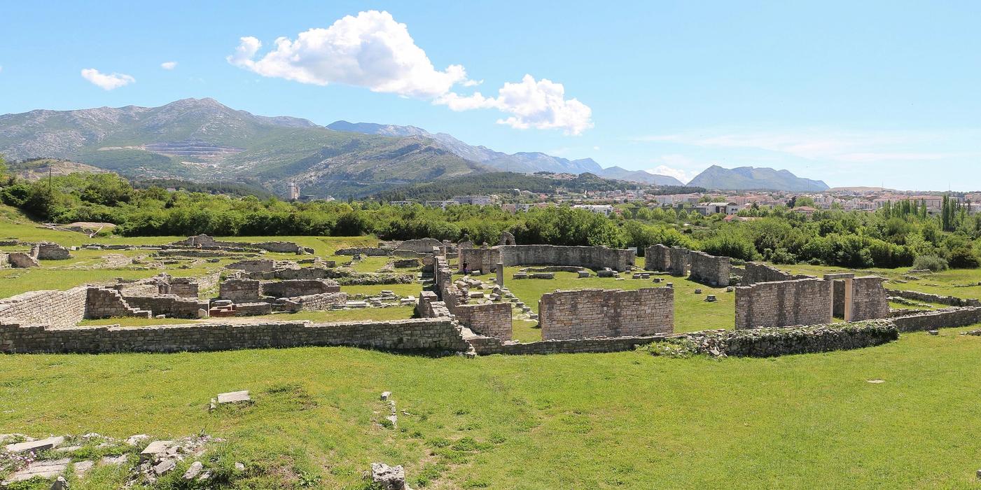 Hotels near Salona Ancient Ruins