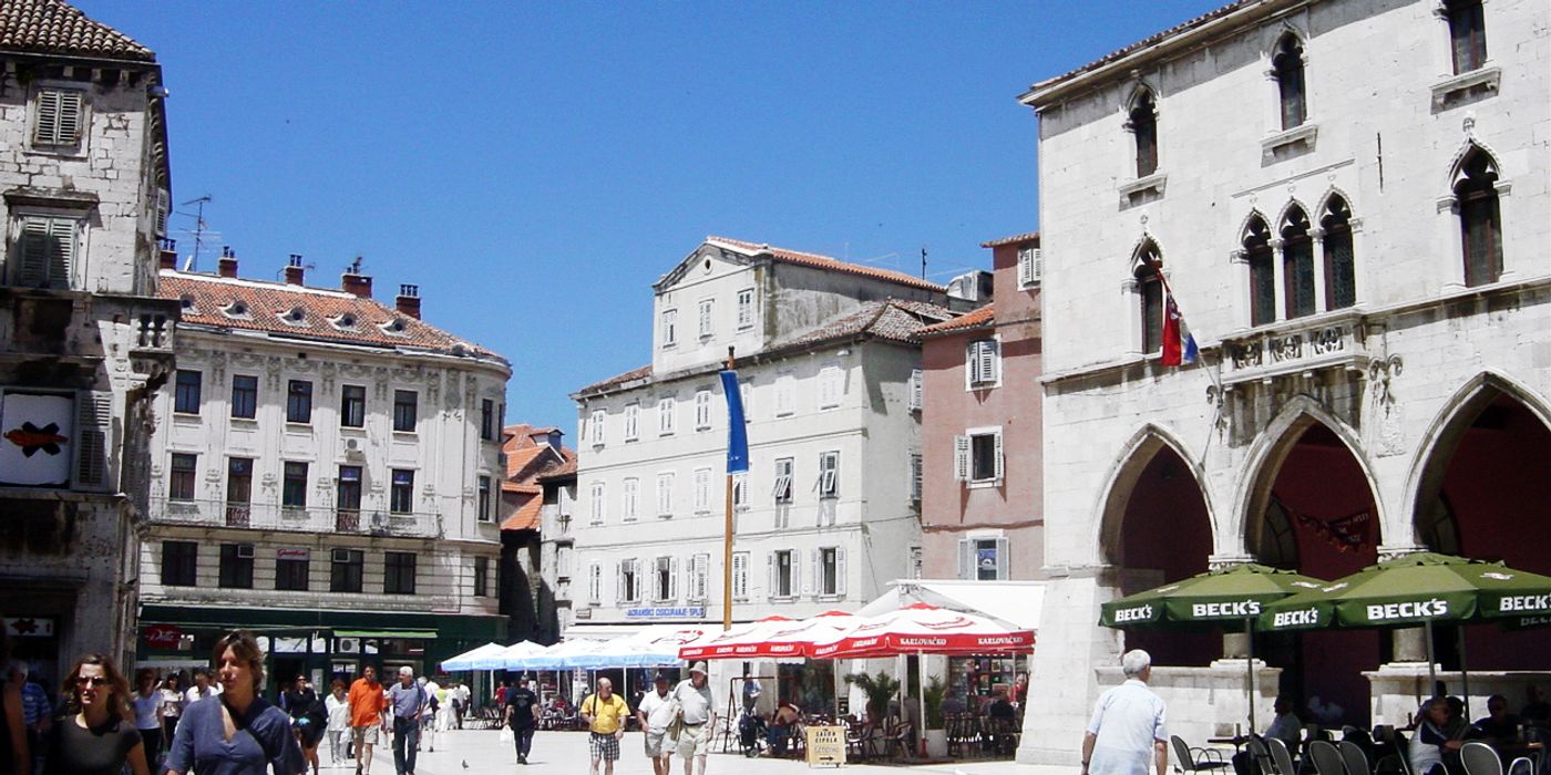 Hotels near People's Square (Pjaca / Narodni trg)