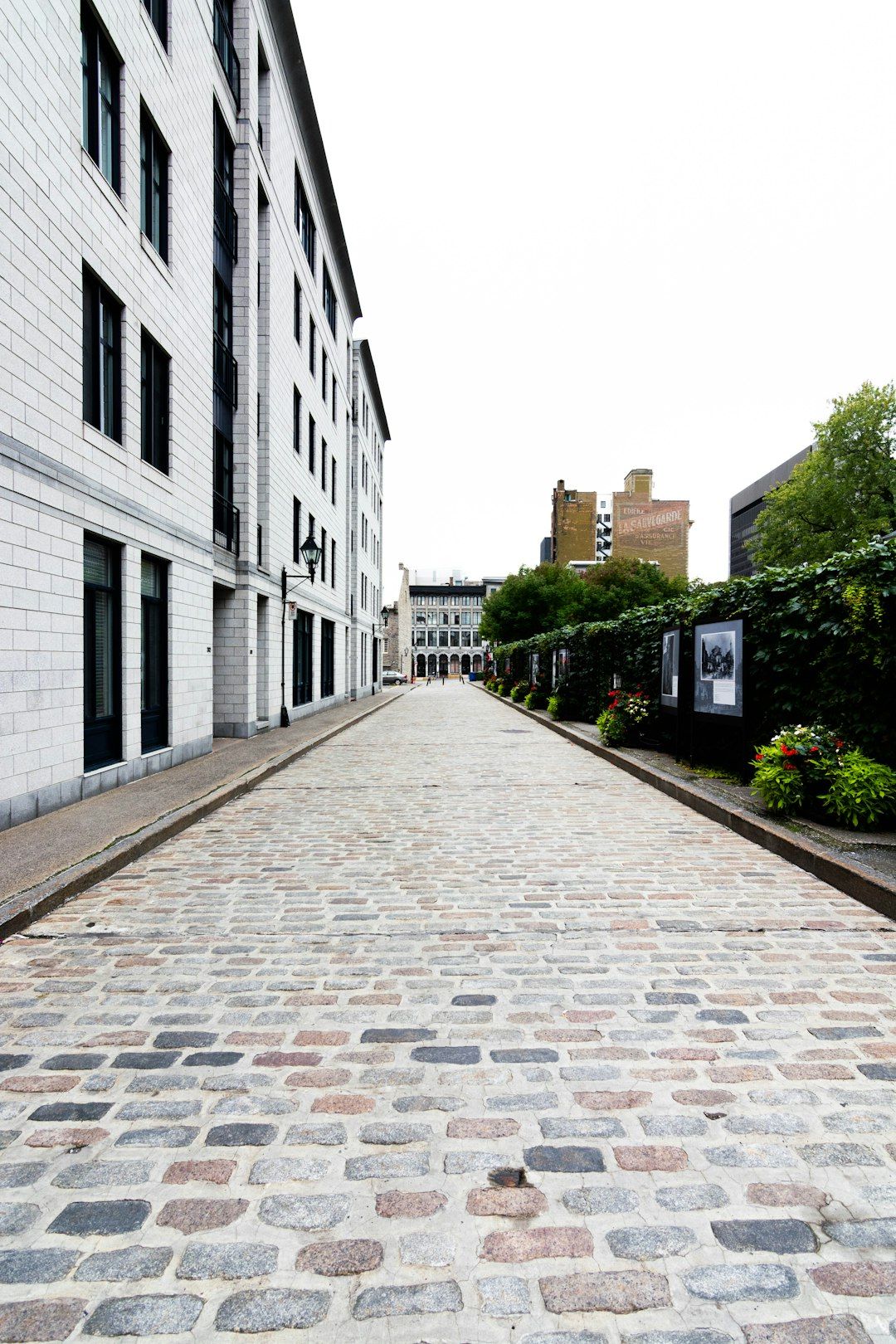 Old Montreal (Vieux-Montréal) - The 17th-Century French Quarter