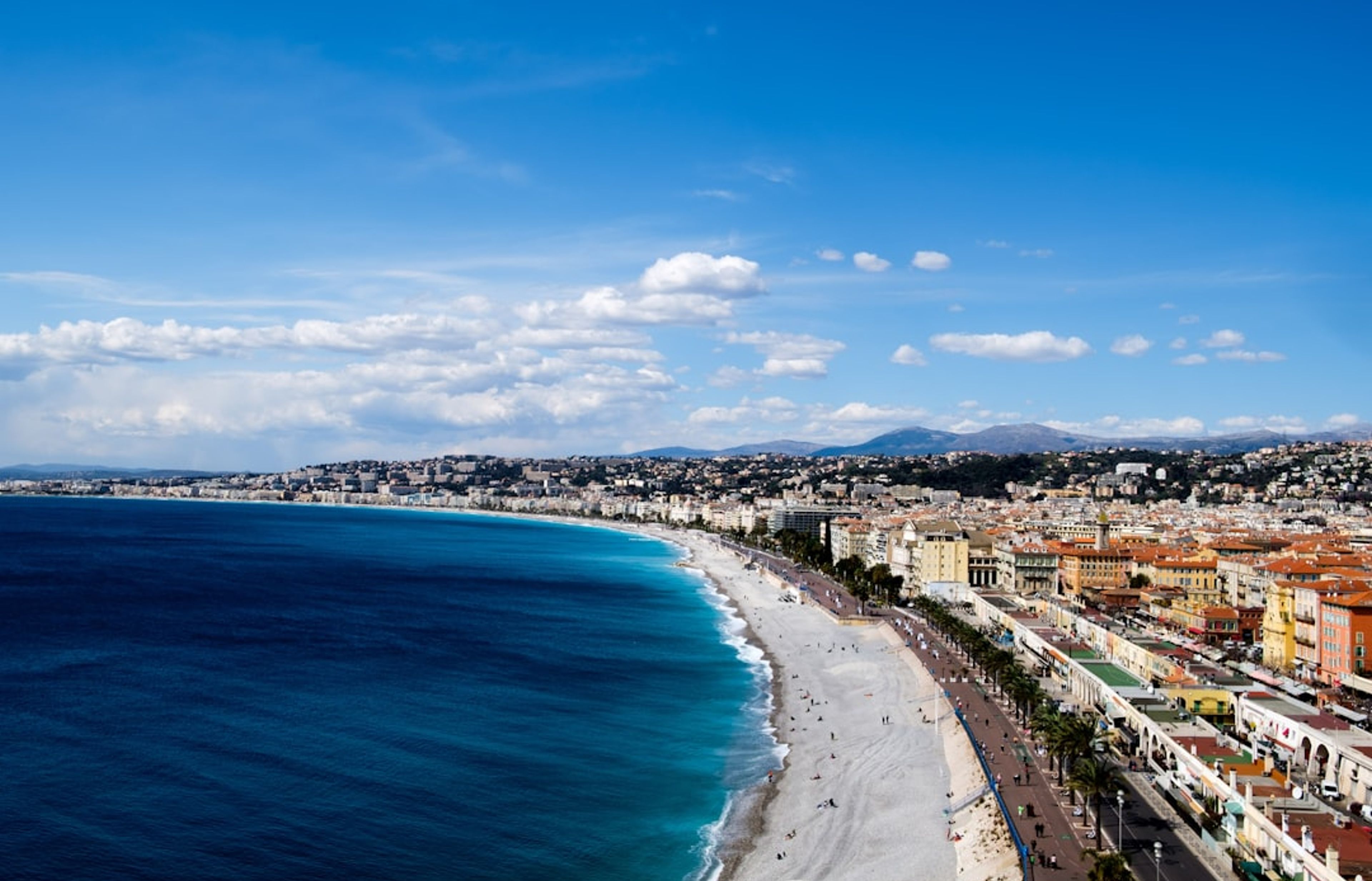 Promenade des Anglais - The Iconic Seafront of the French Riviera
