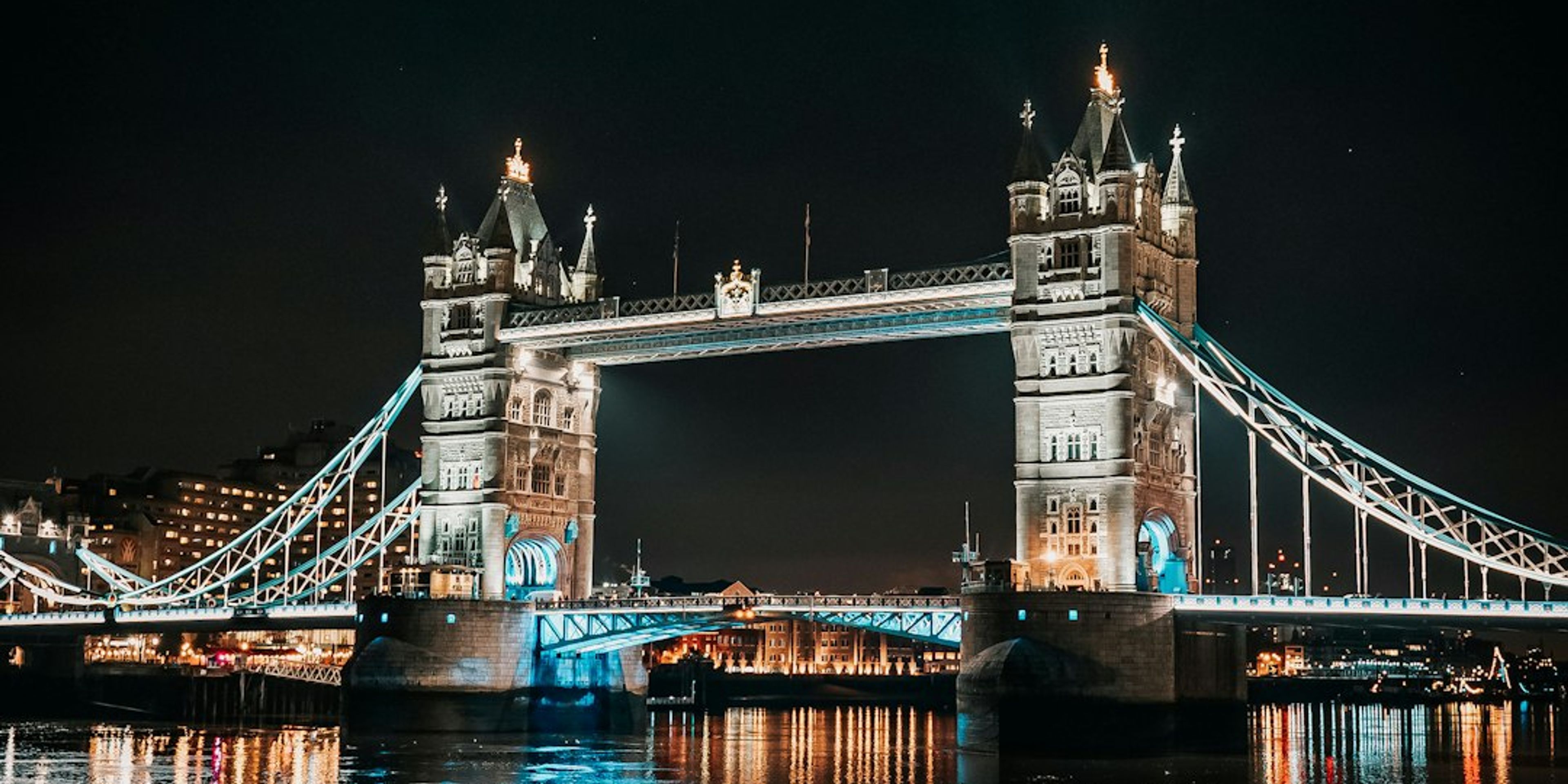 Hotels near Winter by the River at London Bridge City