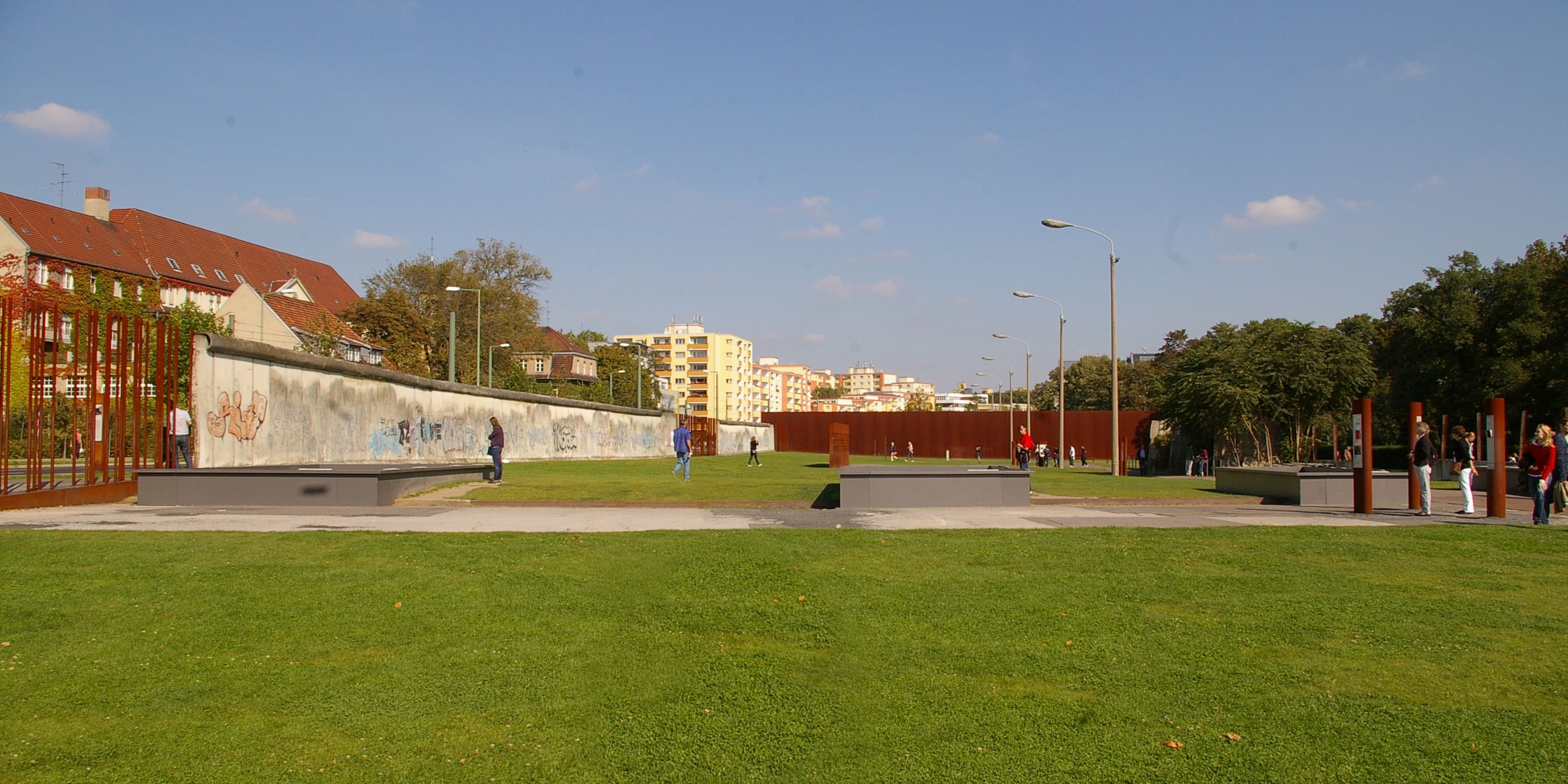 Hotels near Berlin Wall Memorial