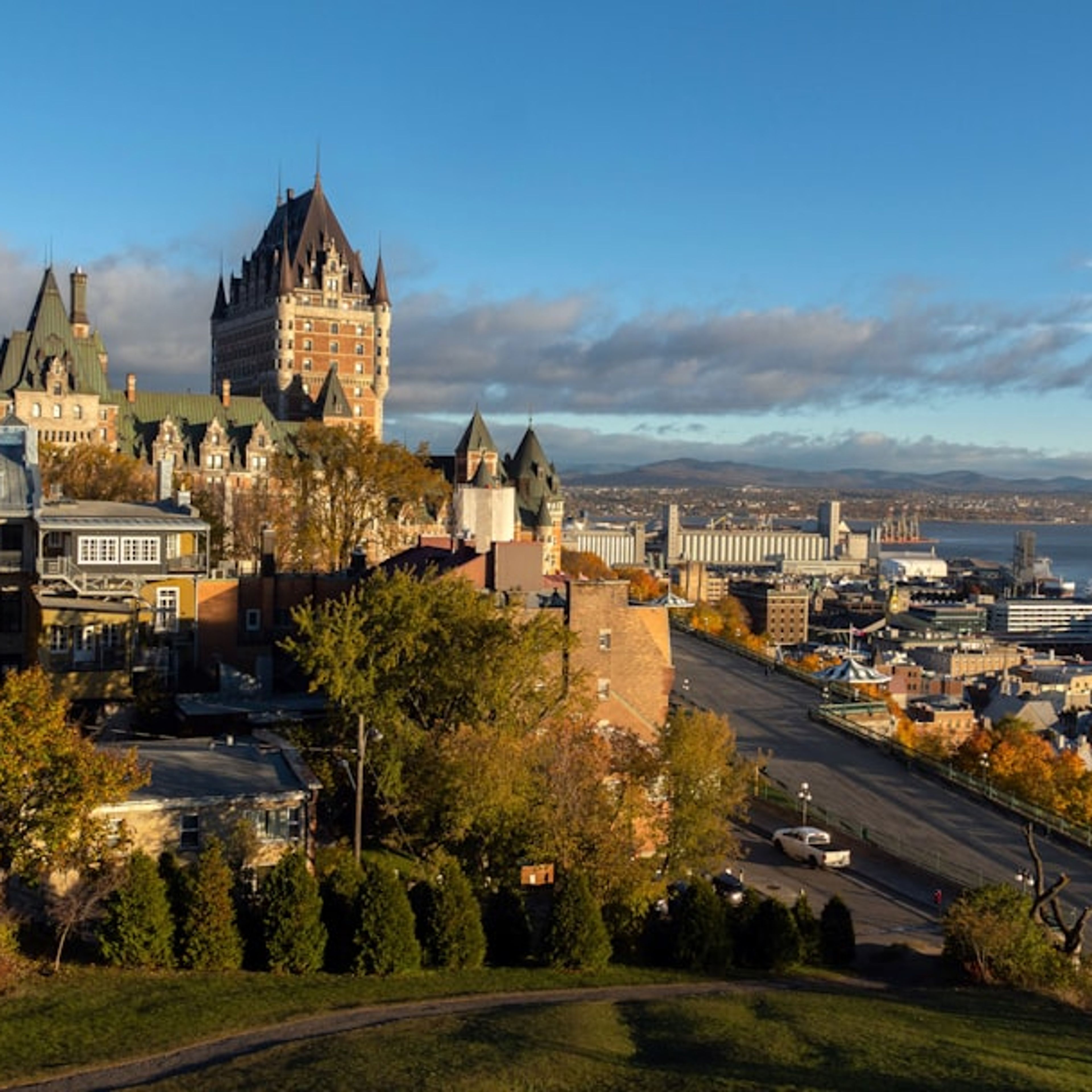 5 Best Fall Foliage Drives Near Quebec City