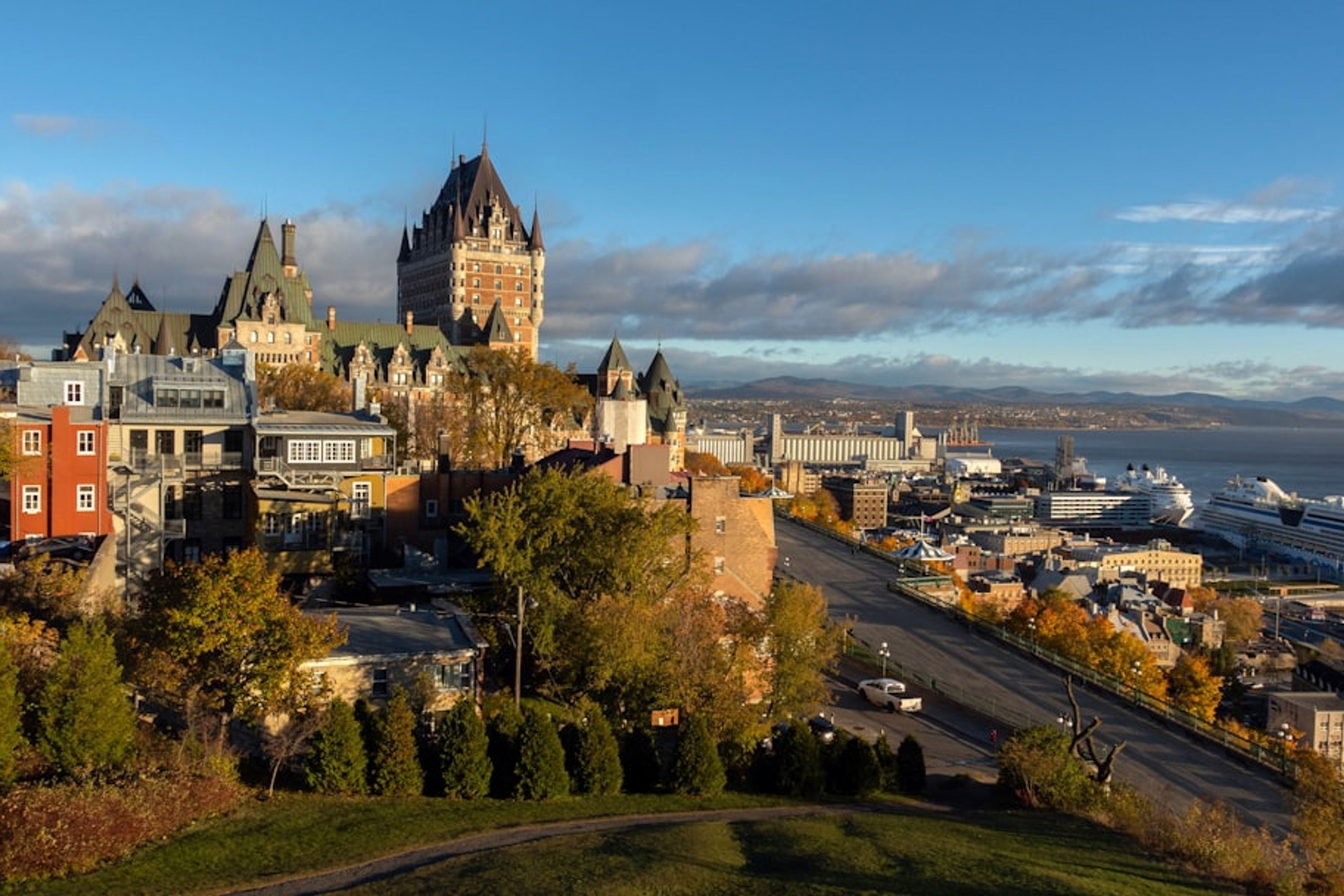 5 Best Fall Foliage Drives Near Quebec City