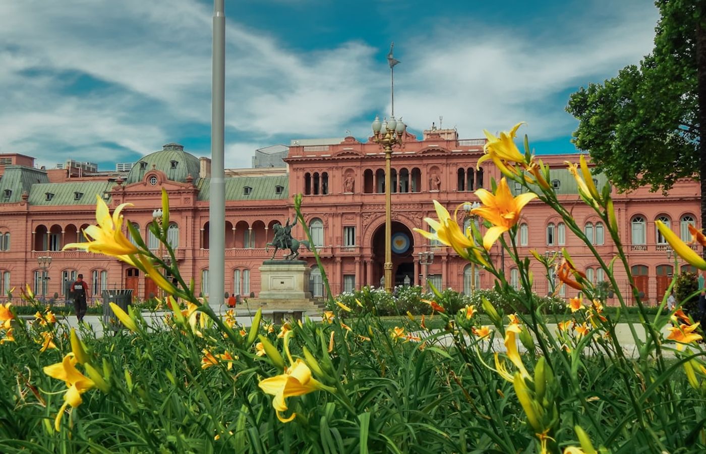 Plaza de Mayo and the Casa Rosada - The Political Heart of the City