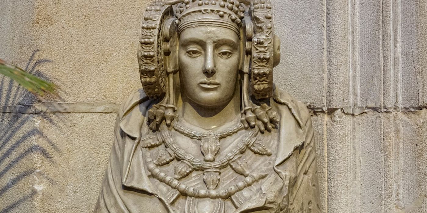 Hotels near National Archaeological Museum (MANN)