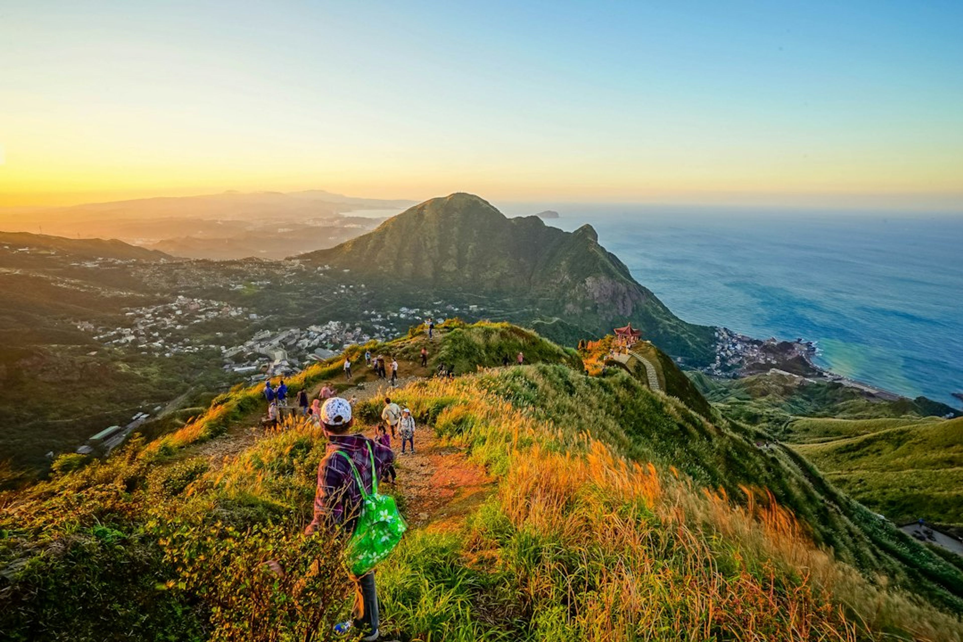 5 Best Hikes Near Taipei