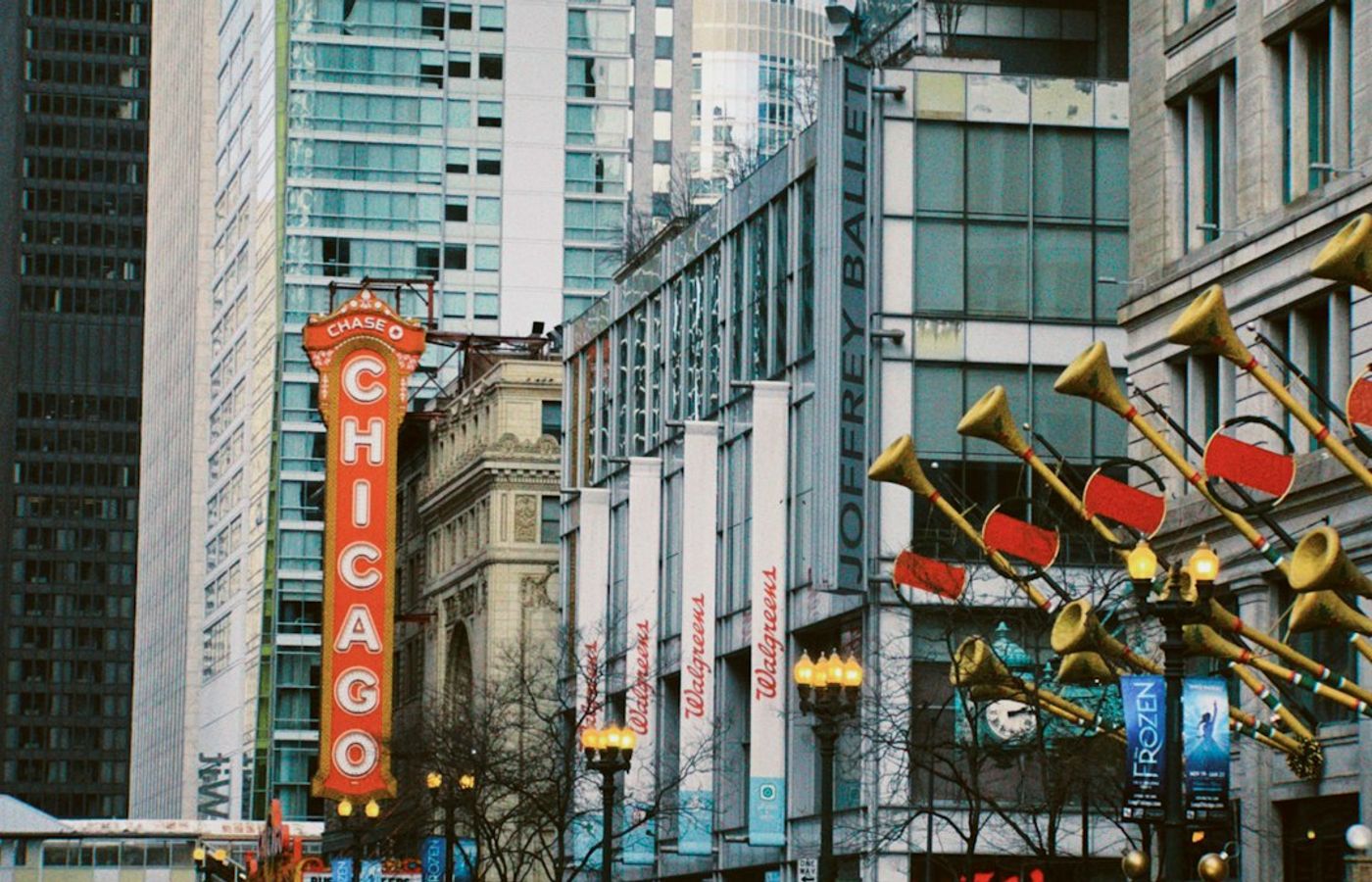 Macy's on State Street - Holiday Windows and the Walnut Room Tree