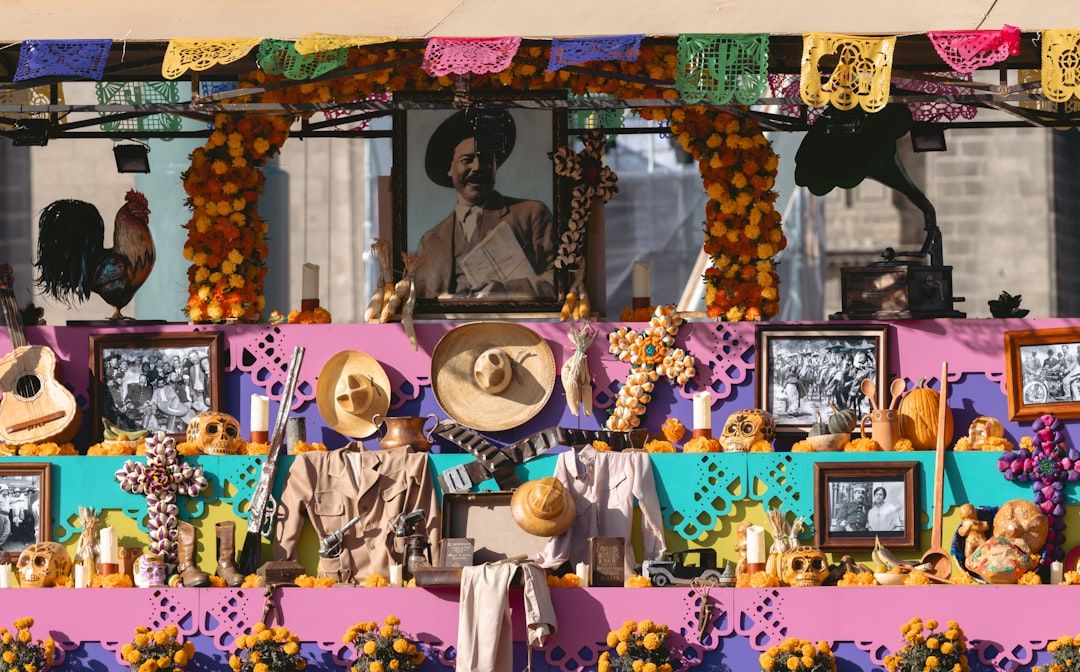 Desfile de Alebrijes Monumentales - The Parade That Opens Day of the Dead Season