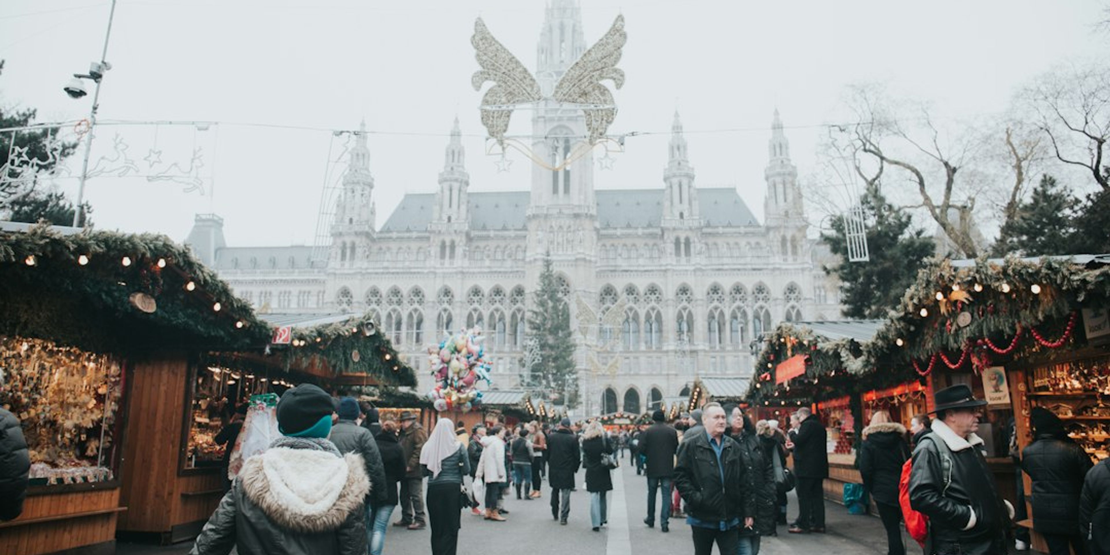 Hotels near Wiener Christkindlmarkt at Rathausplatz