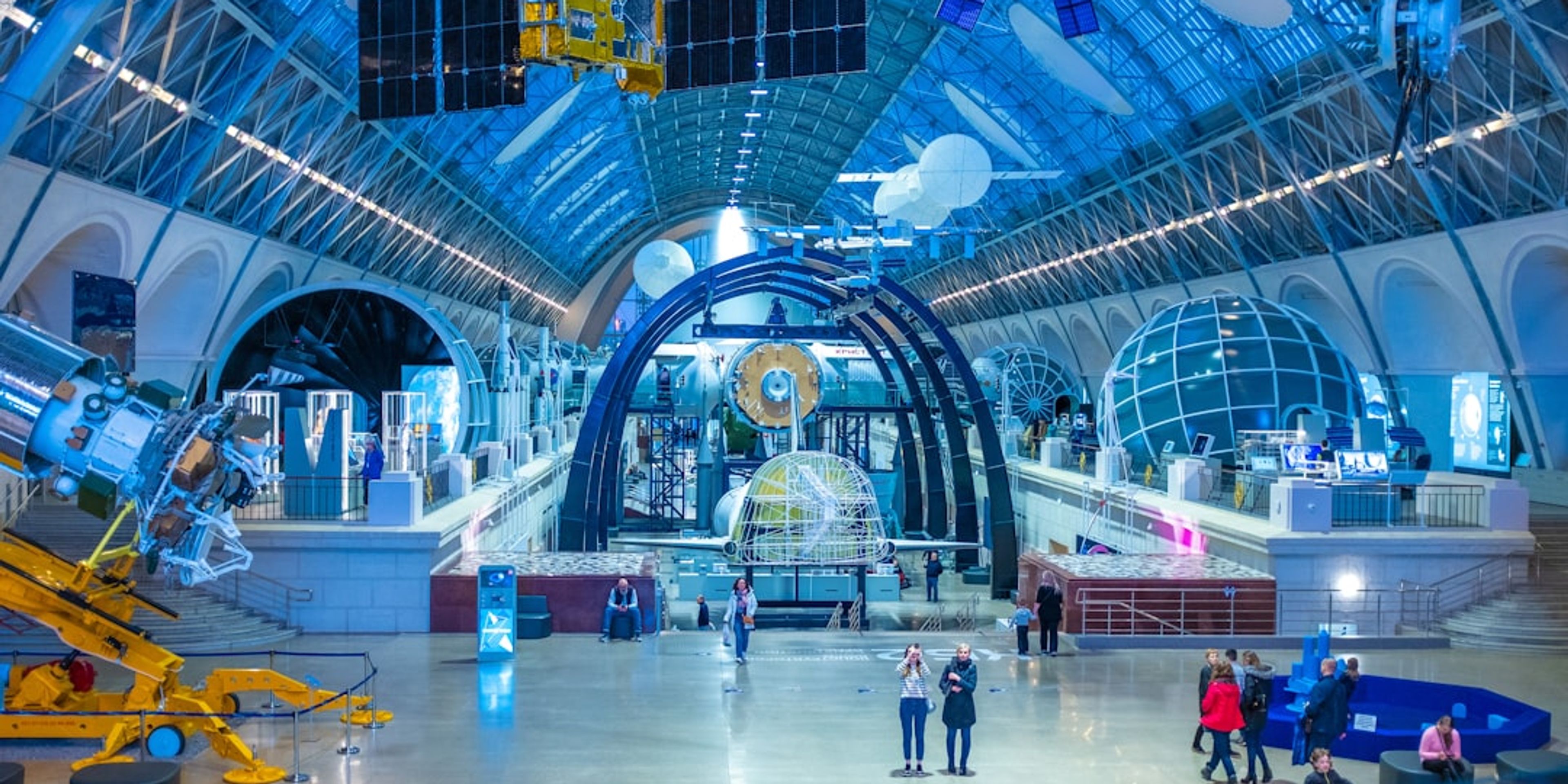 Hotels near Phillip and Patricia Frost Museum of Science