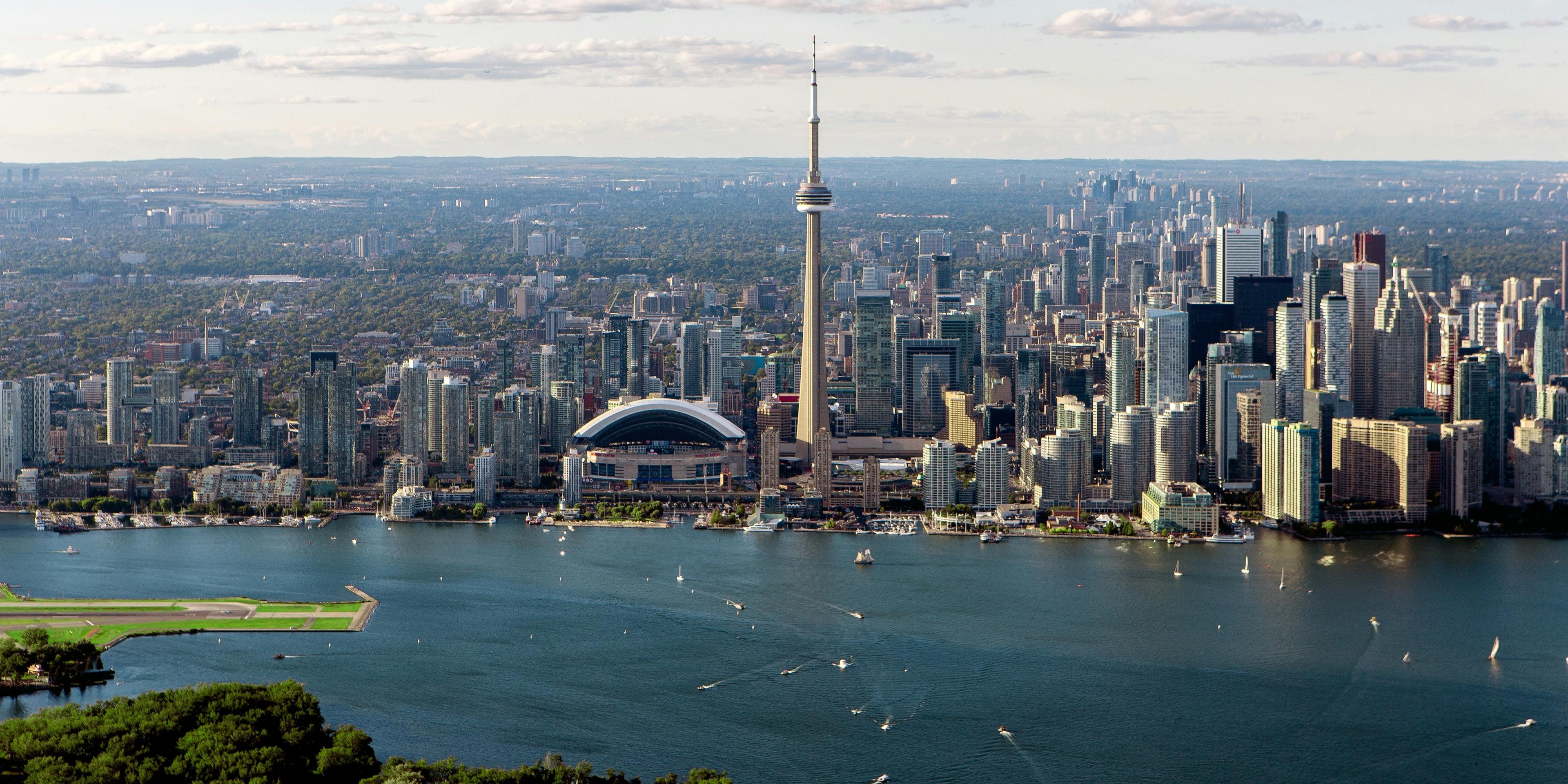 Toronto Travel Guides