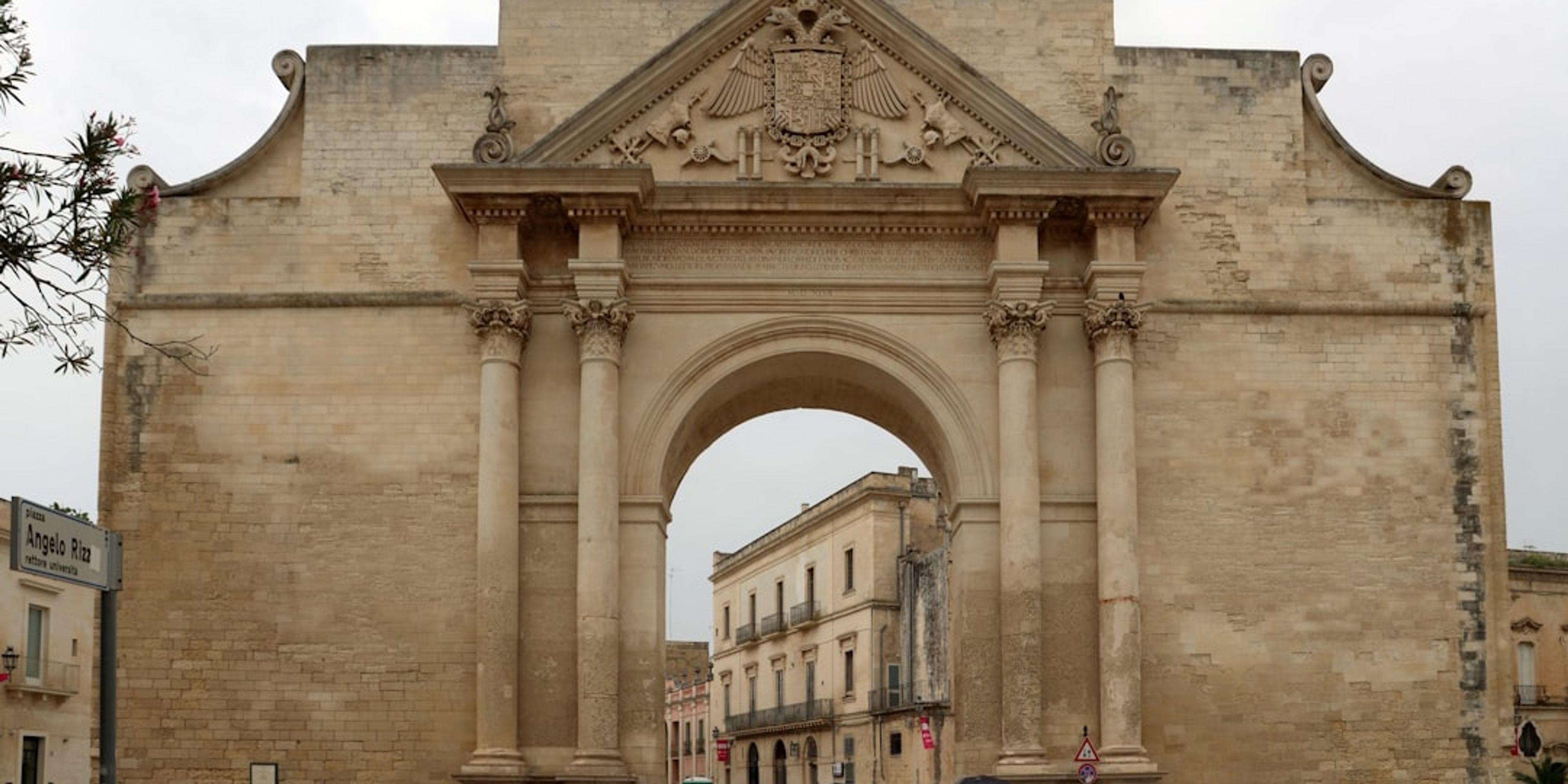 Hotels near Porta Napoli