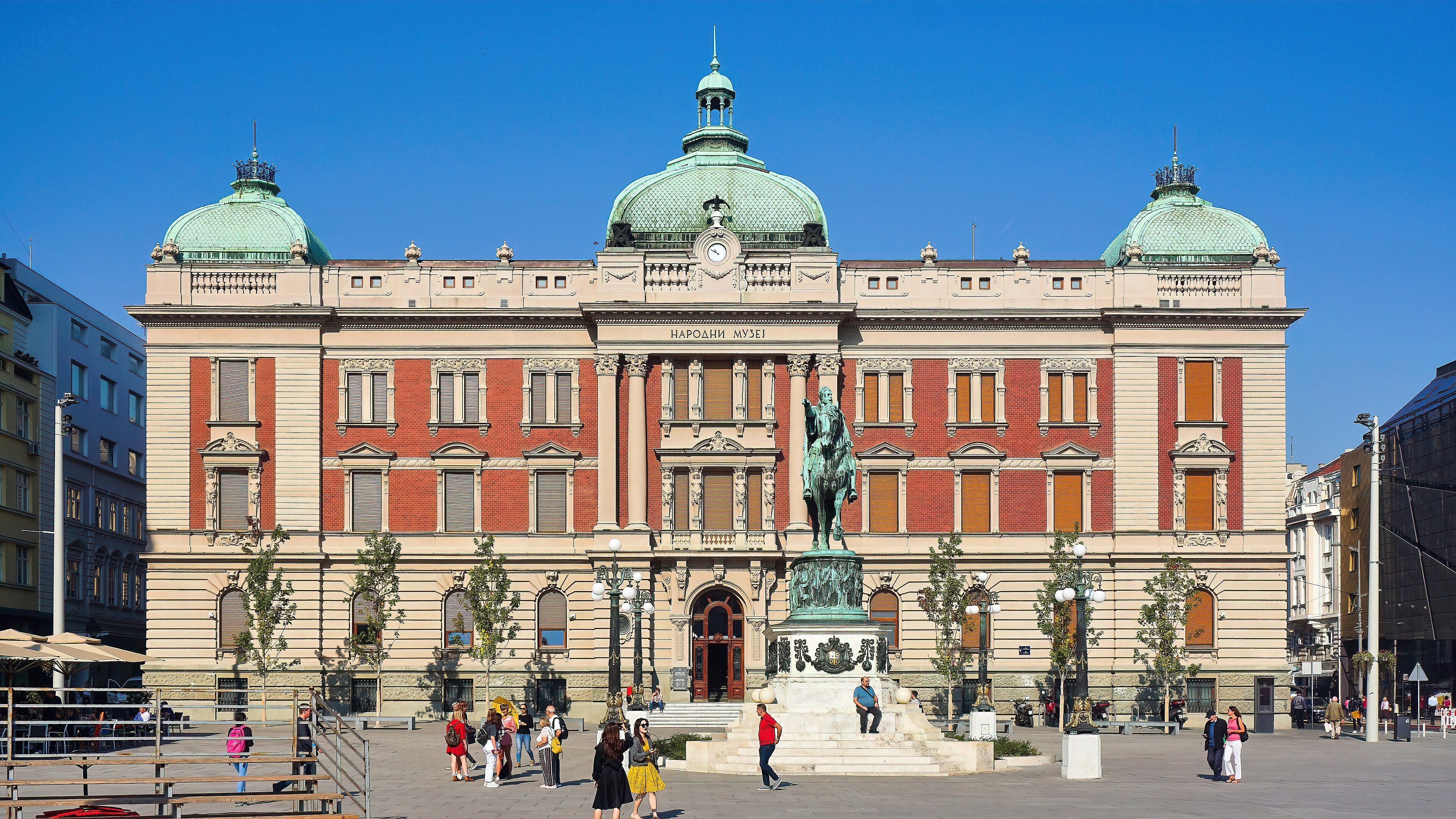 Republic Square and the National Museum - Belgrade's Cultural Meeting Point