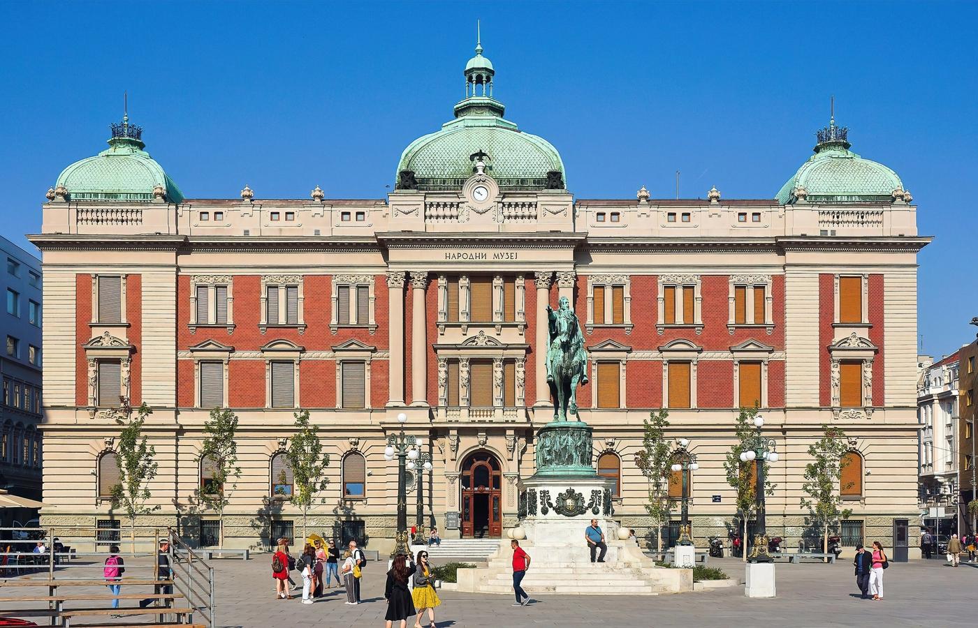 Republic Square and the National Museum - Belgrade's Cultural Meeting Point