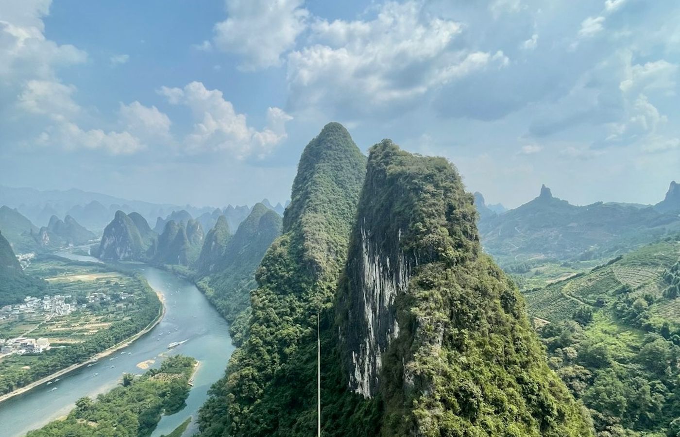 Elephant Mountain (Xiangshan) Hiking Trail - The Classic Skyline Viewpoint