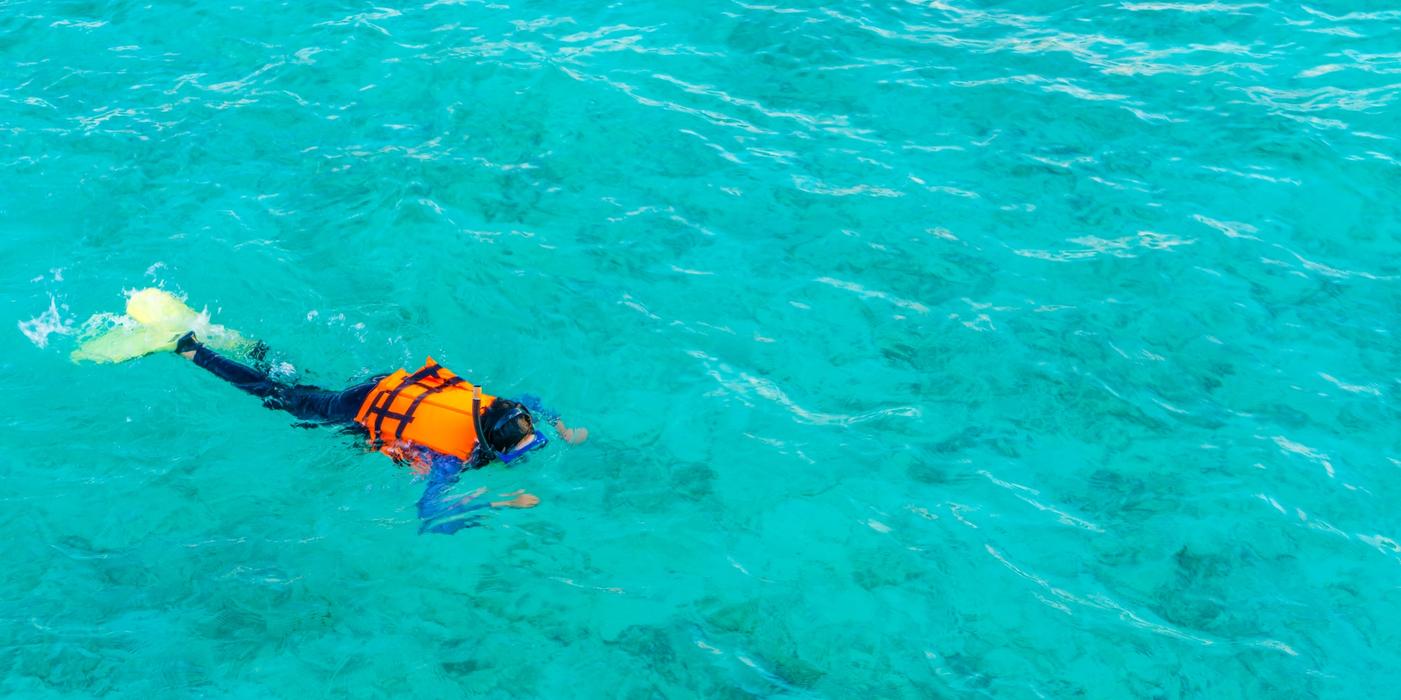 Hotels near Tiran Island